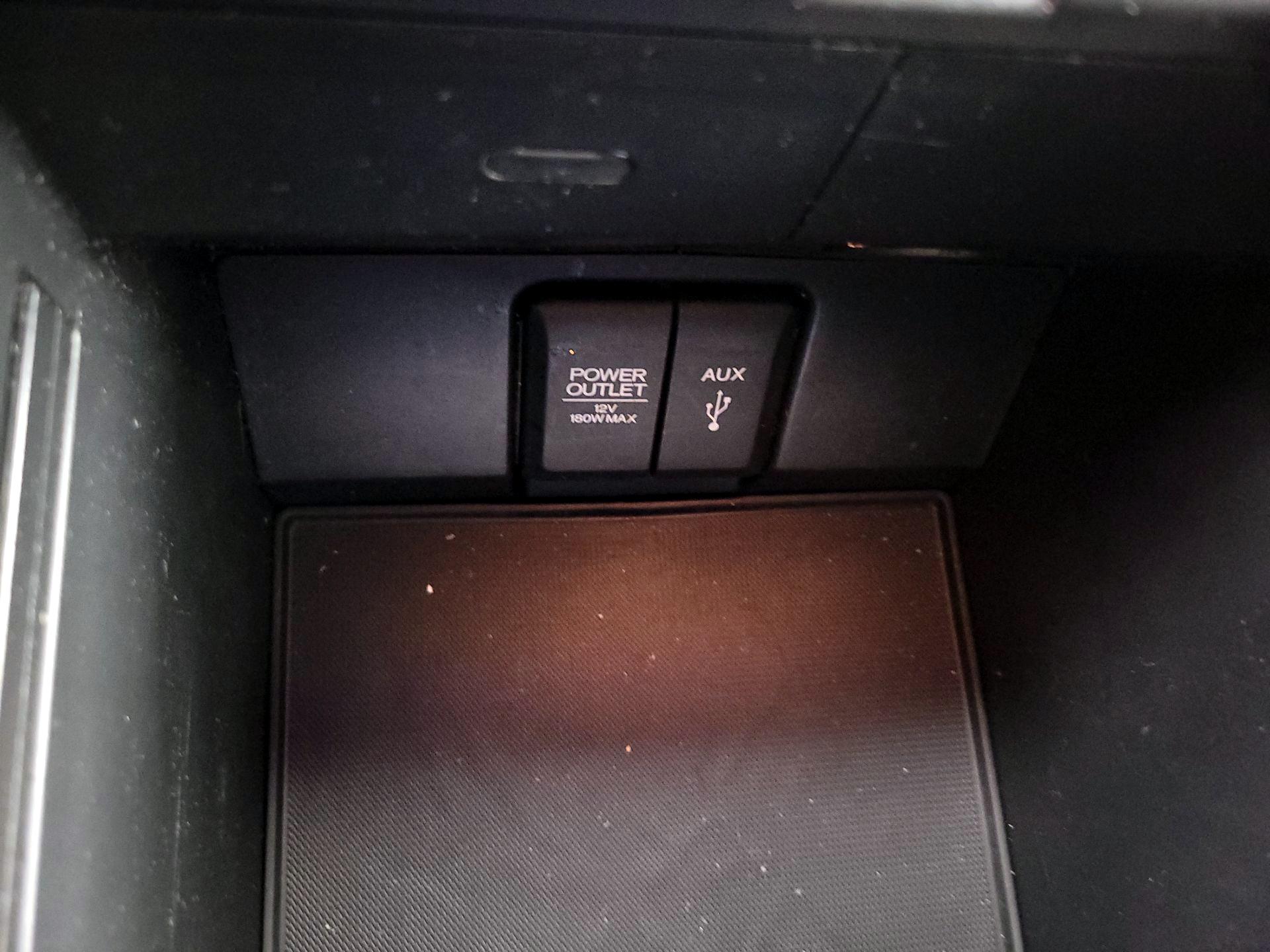 Thumbnail: 2017 Honda Pilot - 18