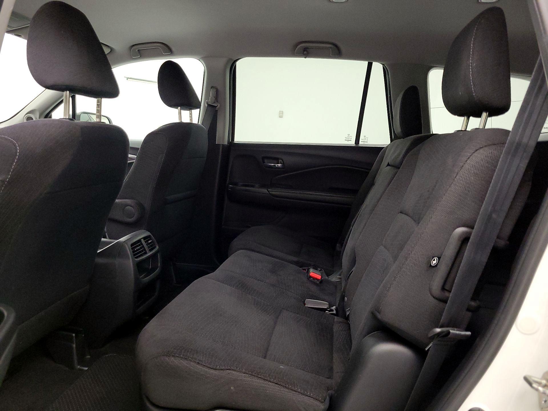 Thumbnail: 2017 Honda Pilot - 19