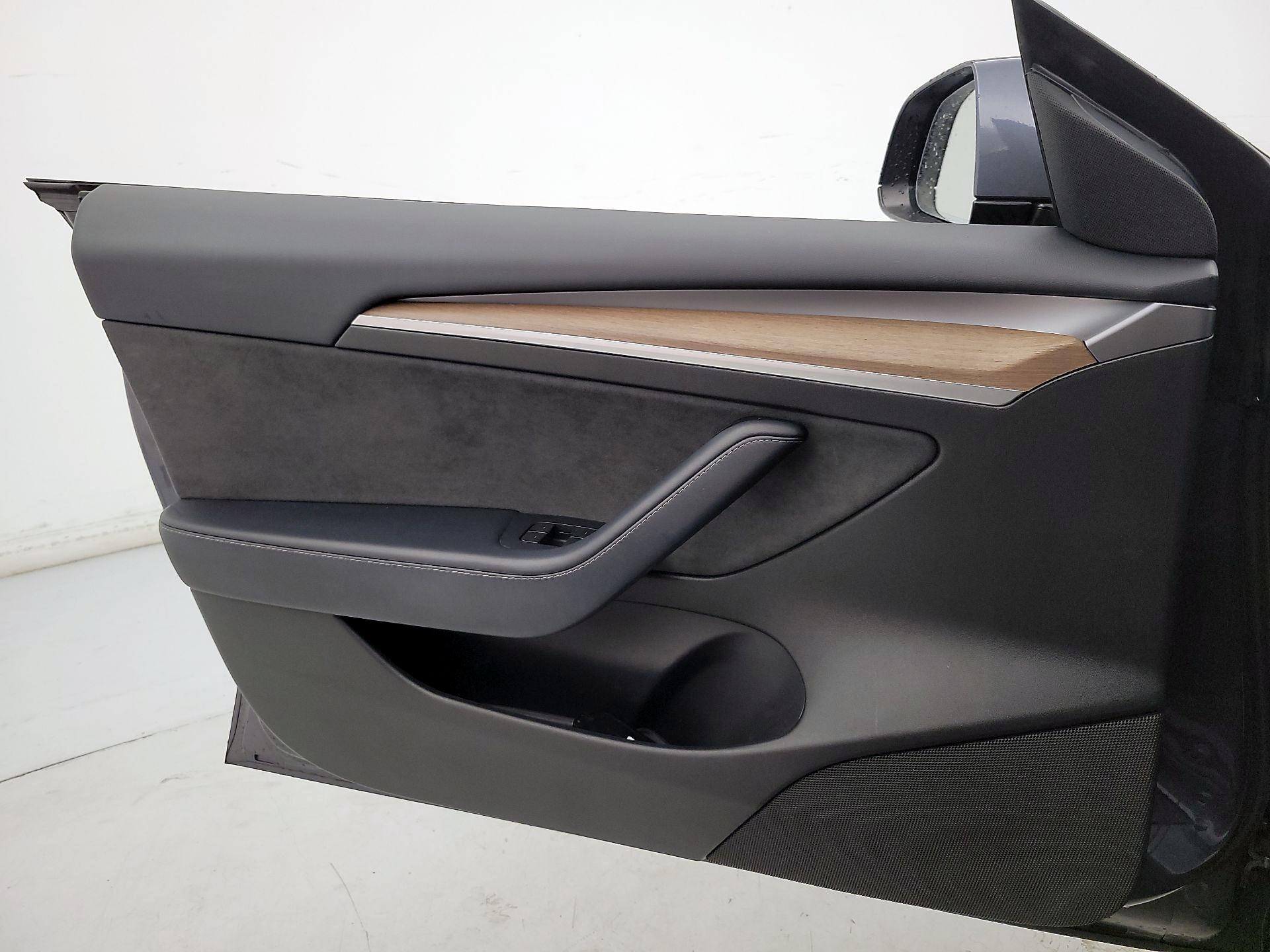 Thumbnail: 2022 Tesla Model 3 - 12