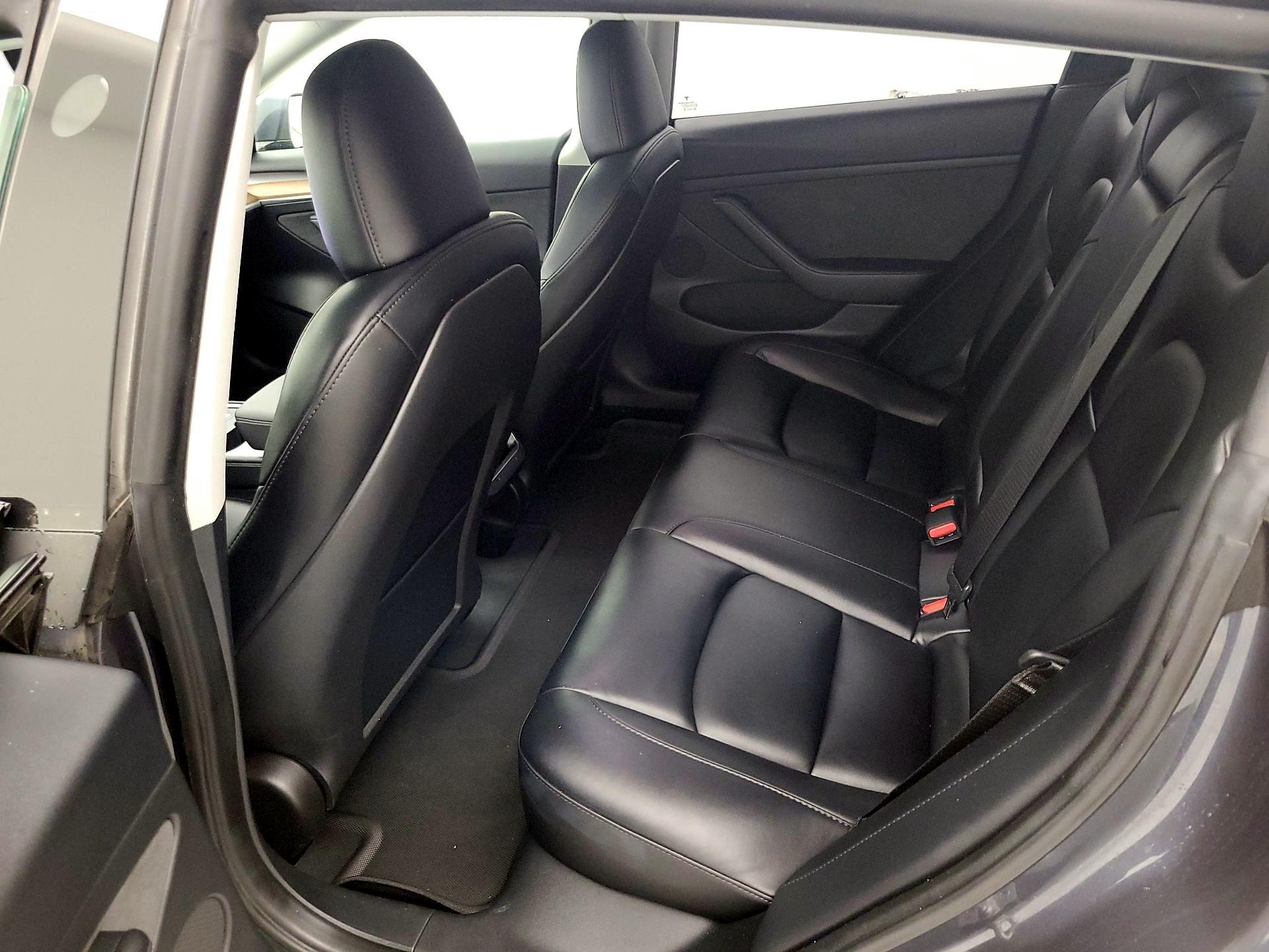 Thumbnail: 2022 Tesla Model 3 - 19