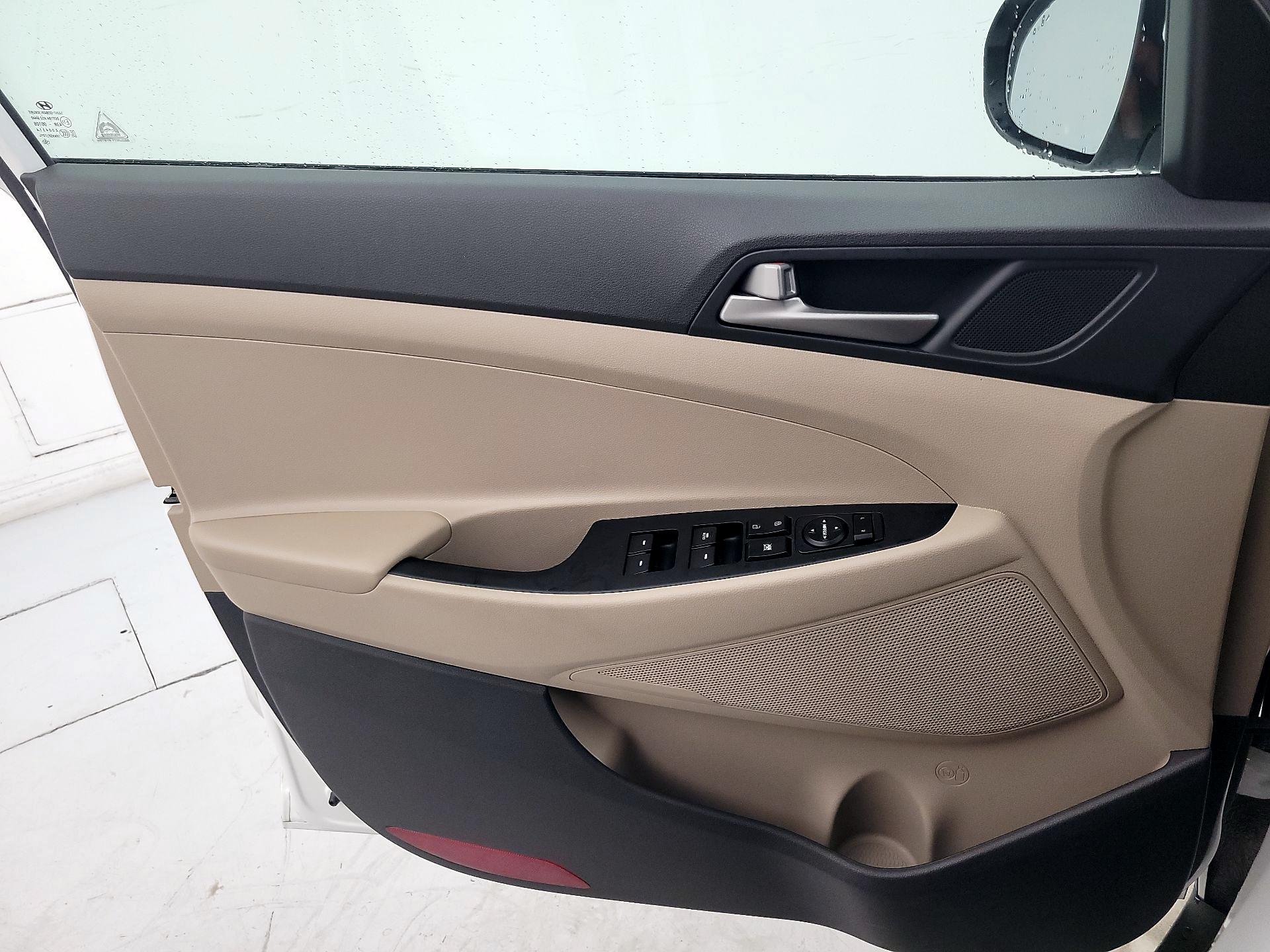 Thumbnail: 2018 Hyundai Tucson - 12