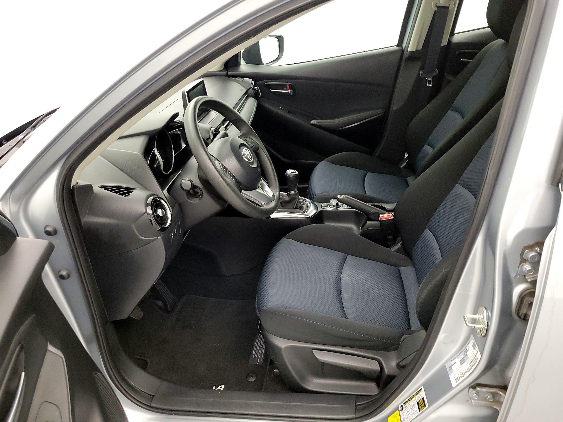 Thumbnail: 2017 Toyota Yaris iA - 11