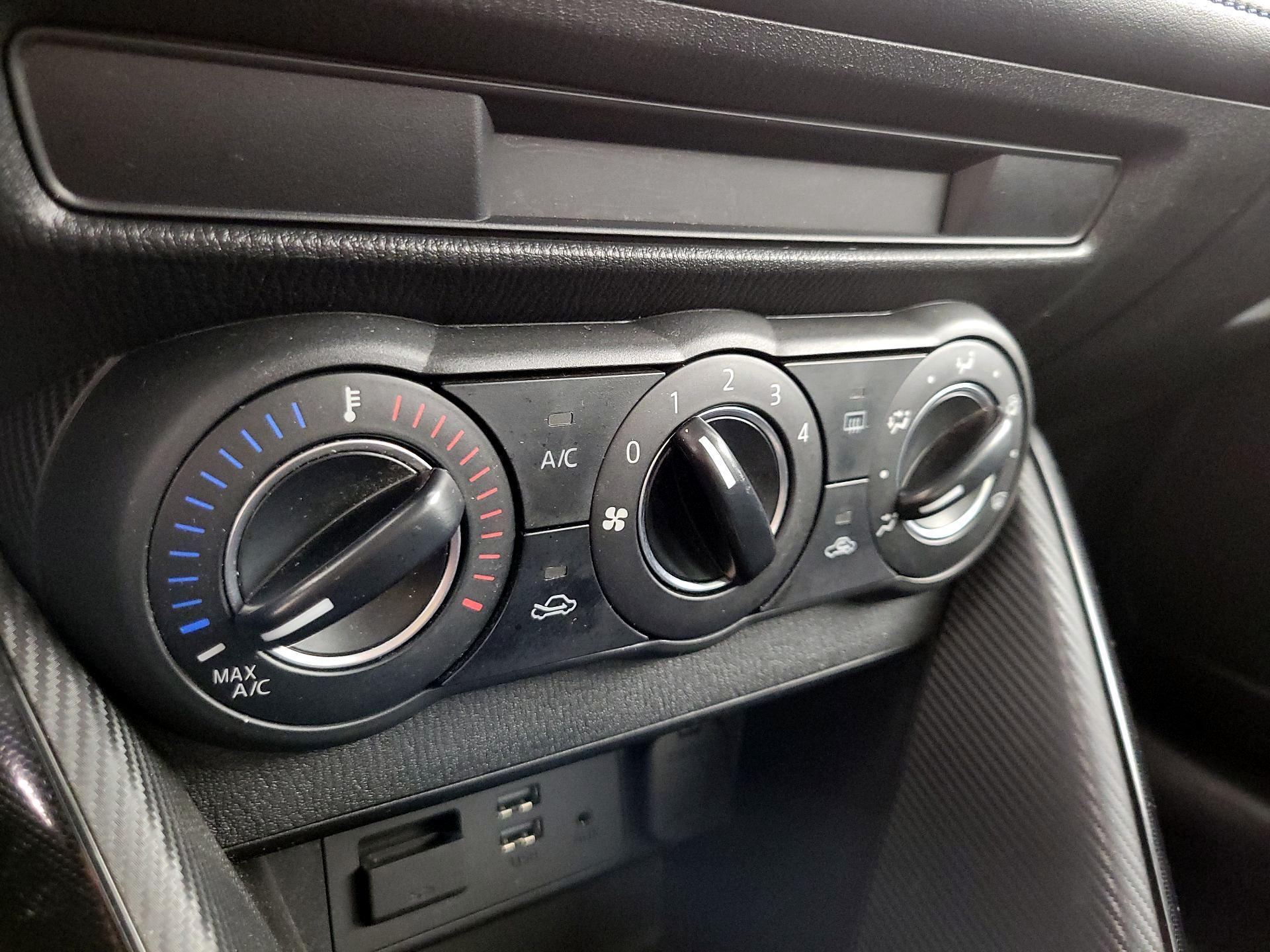 Thumbnail: 2017 Toyota Yaris iA - 16