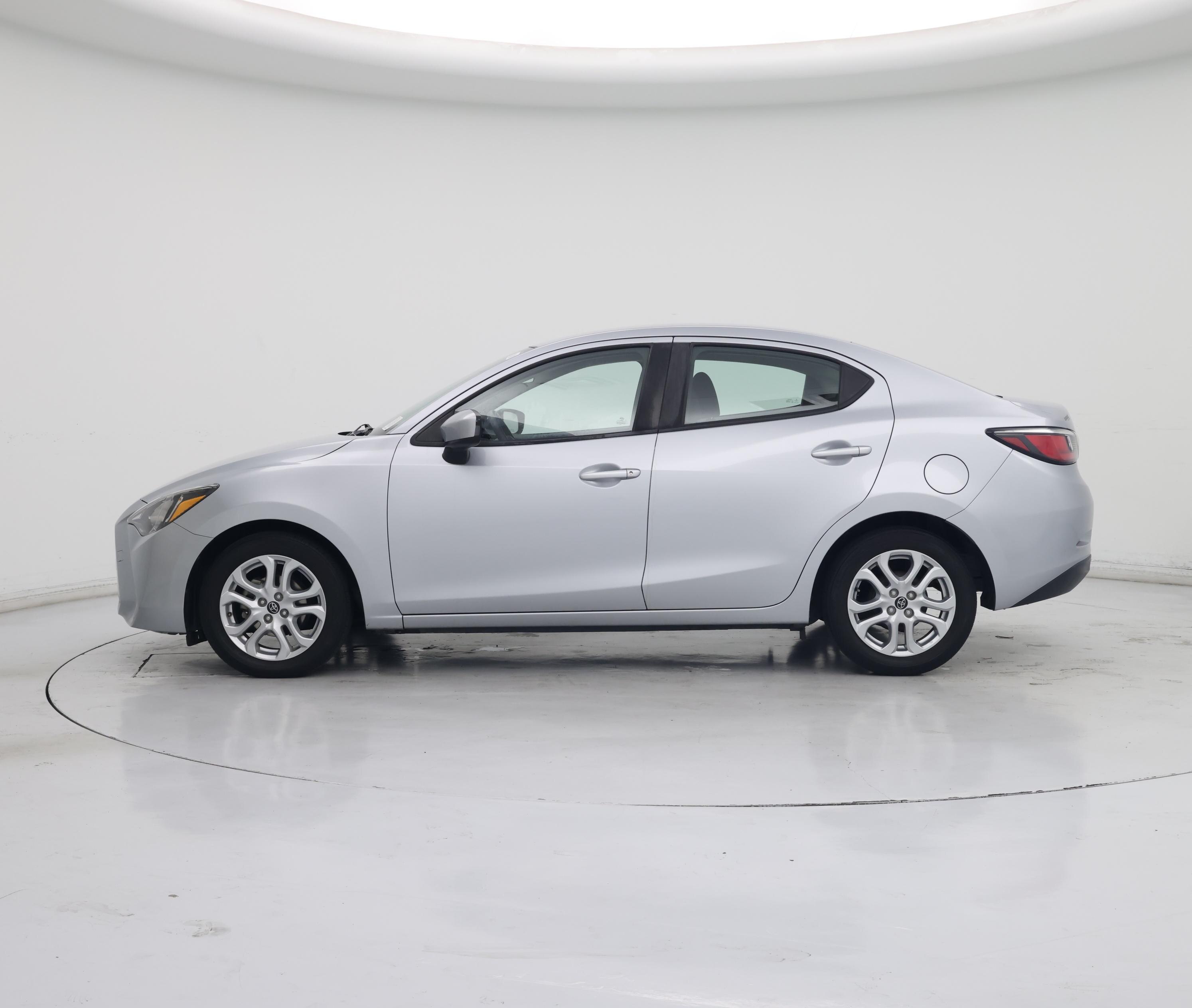 Thumbnail: 2017 Toyota Yaris iA - 3