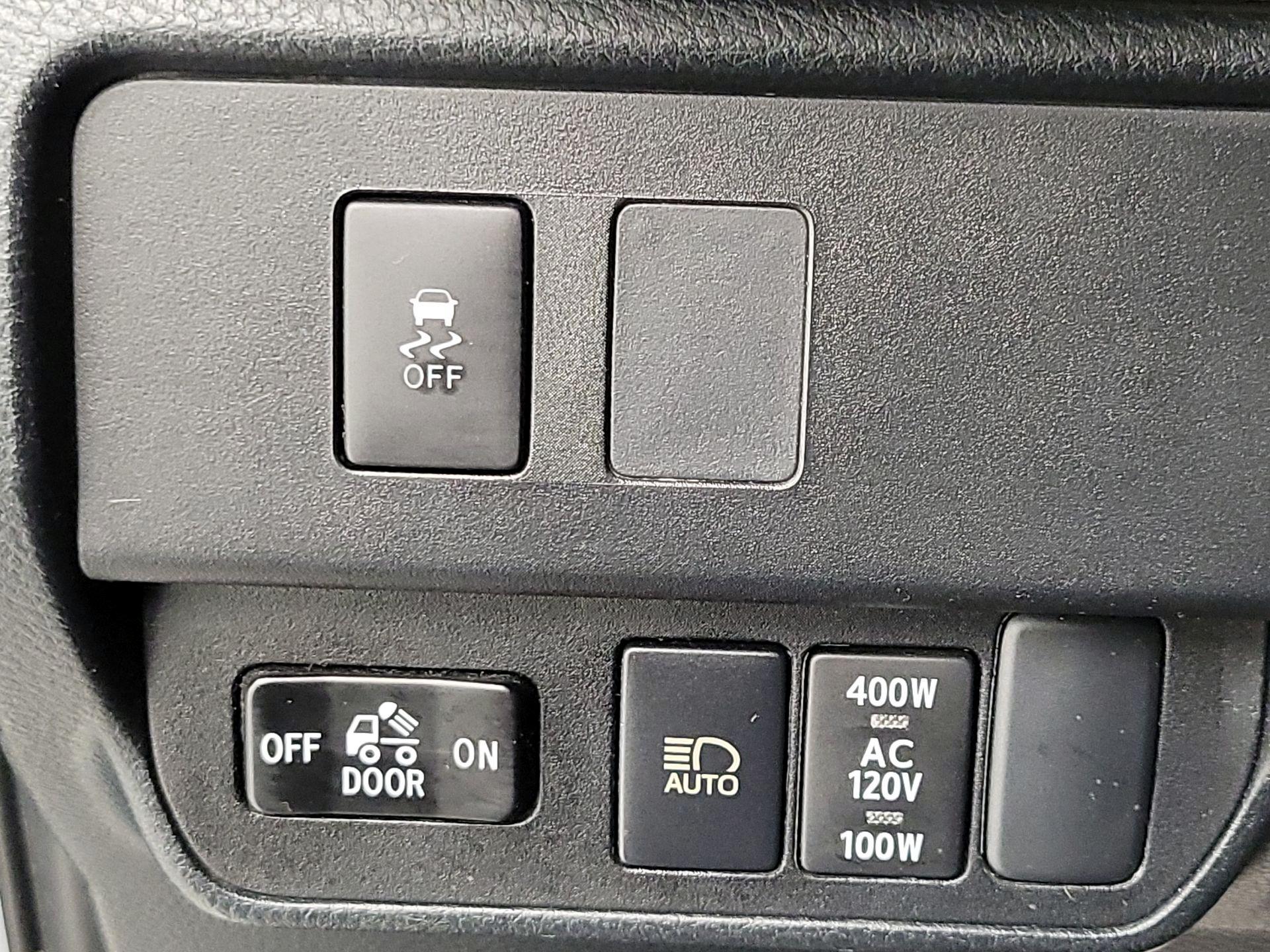 Thumbnail: 2020 Toyota Tacoma - 13