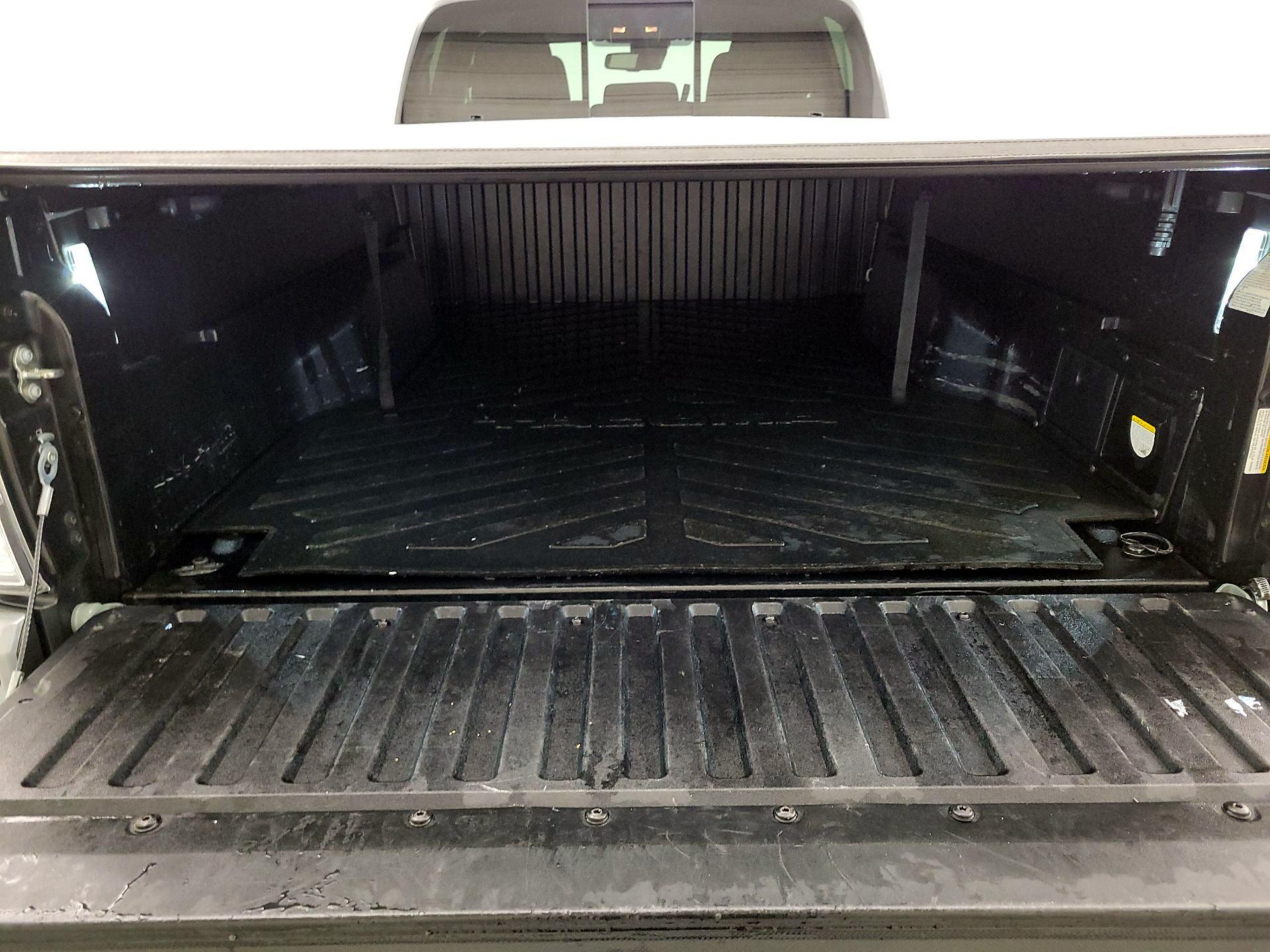 Thumbnail: 2020 Toyota Tacoma - 19