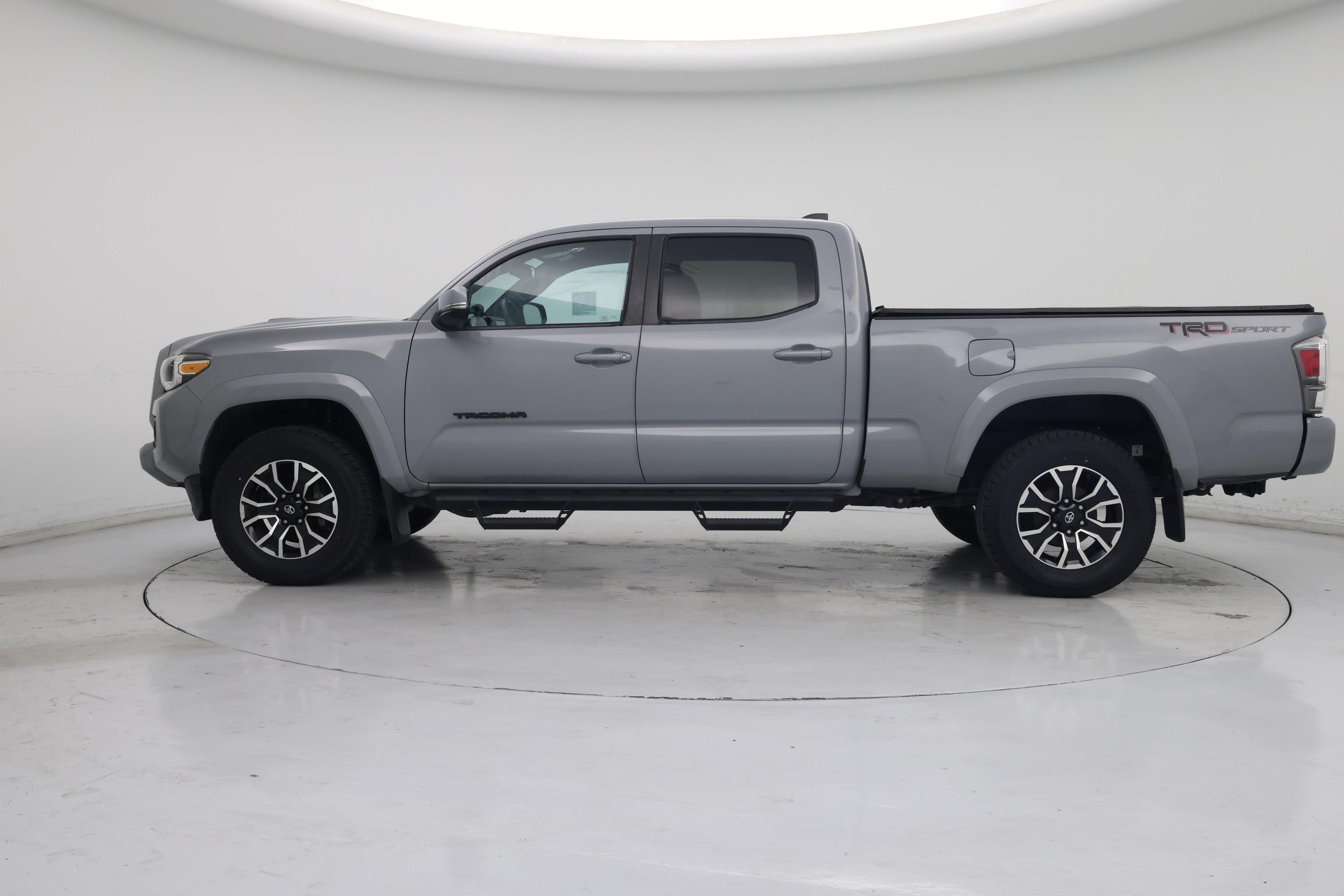 Thumbnail: 2020 Toyota Tacoma - 3