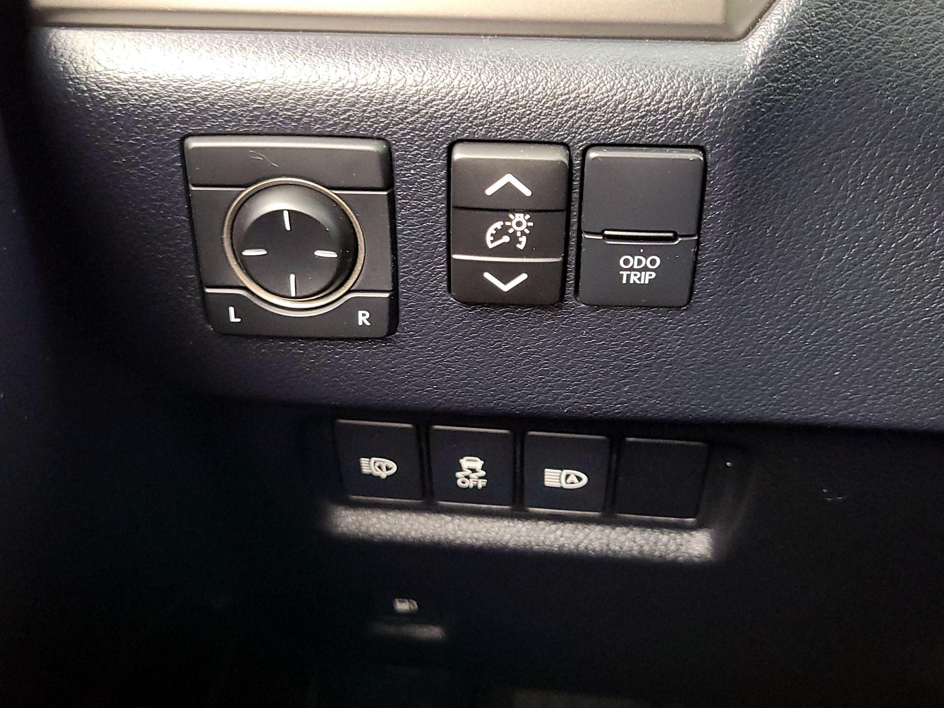 Thumbnail: 2020 Lexus GX - 13