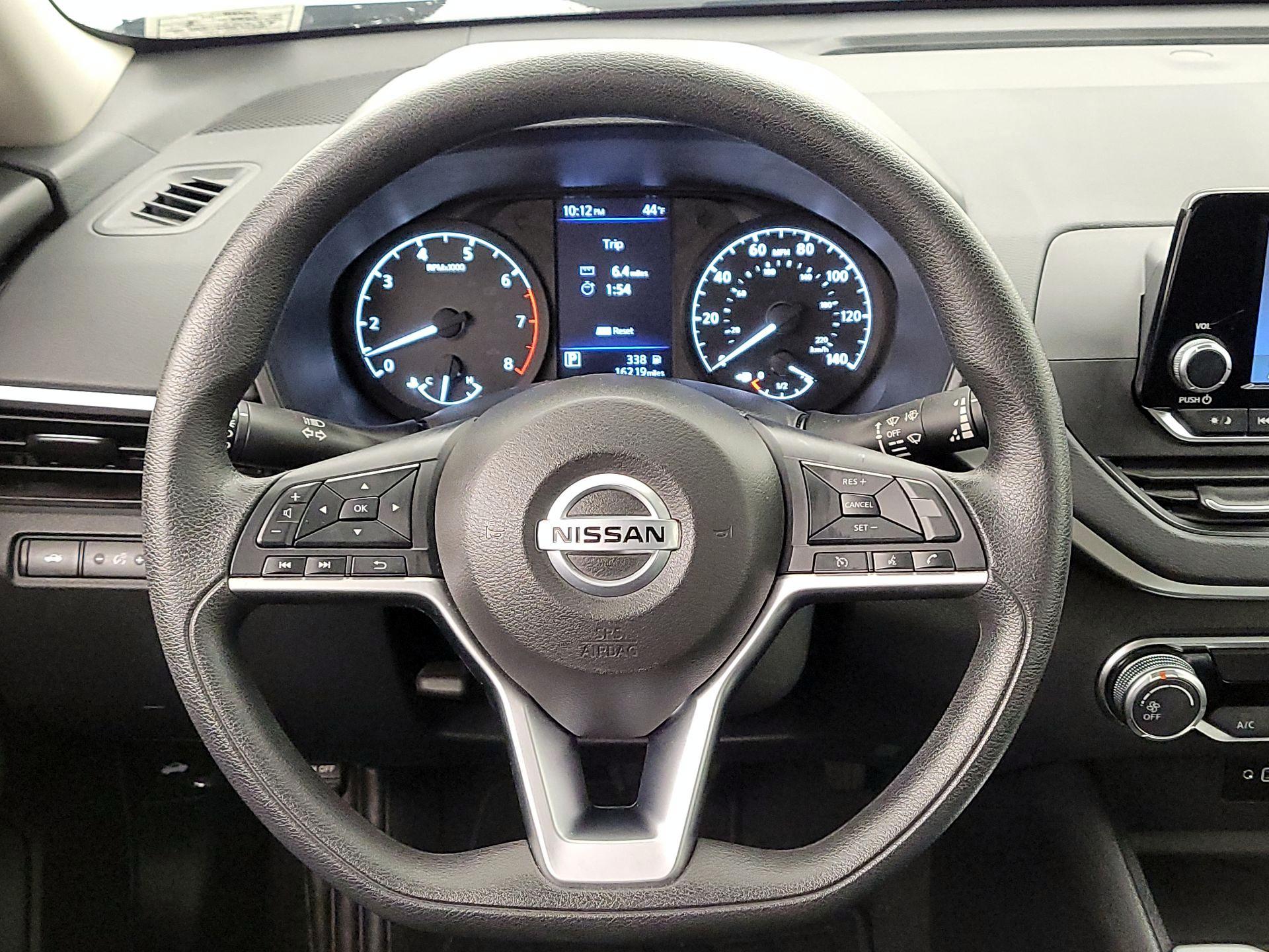 Thumbnail: 2022 Nissan Altima - 10