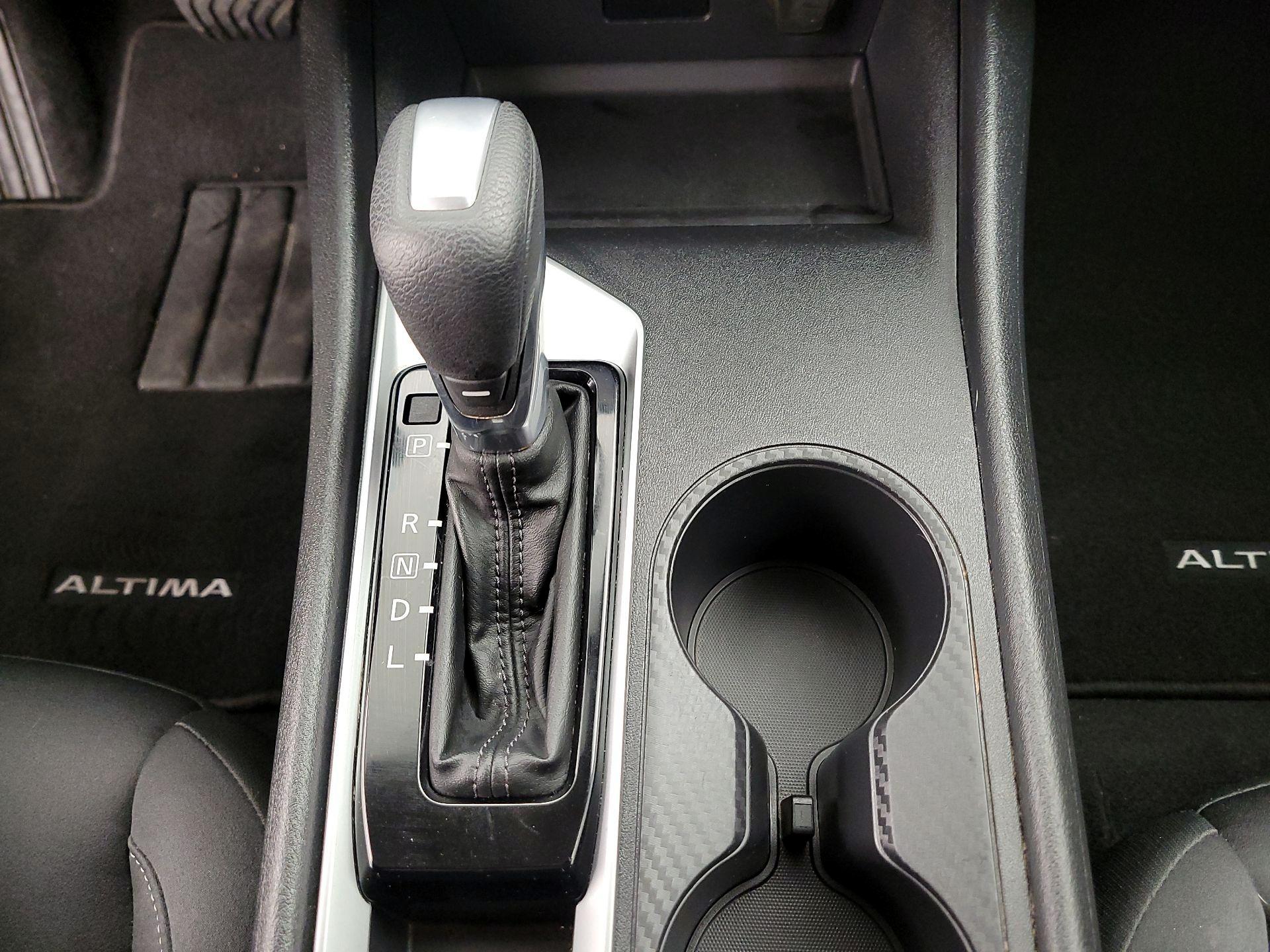 Thumbnail: 2022 Nissan Altima - 17