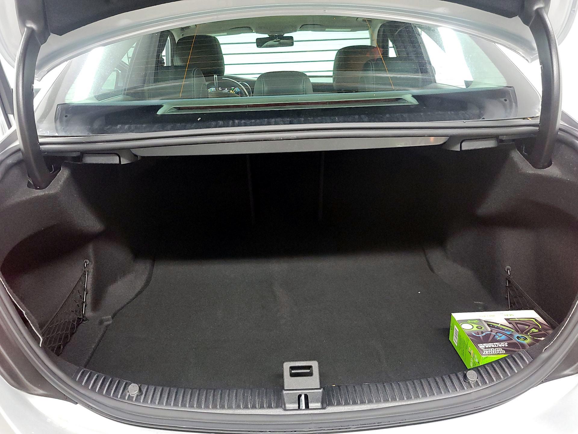 Thumbnail: 2021 Mercedes-Benz C-Class - 20