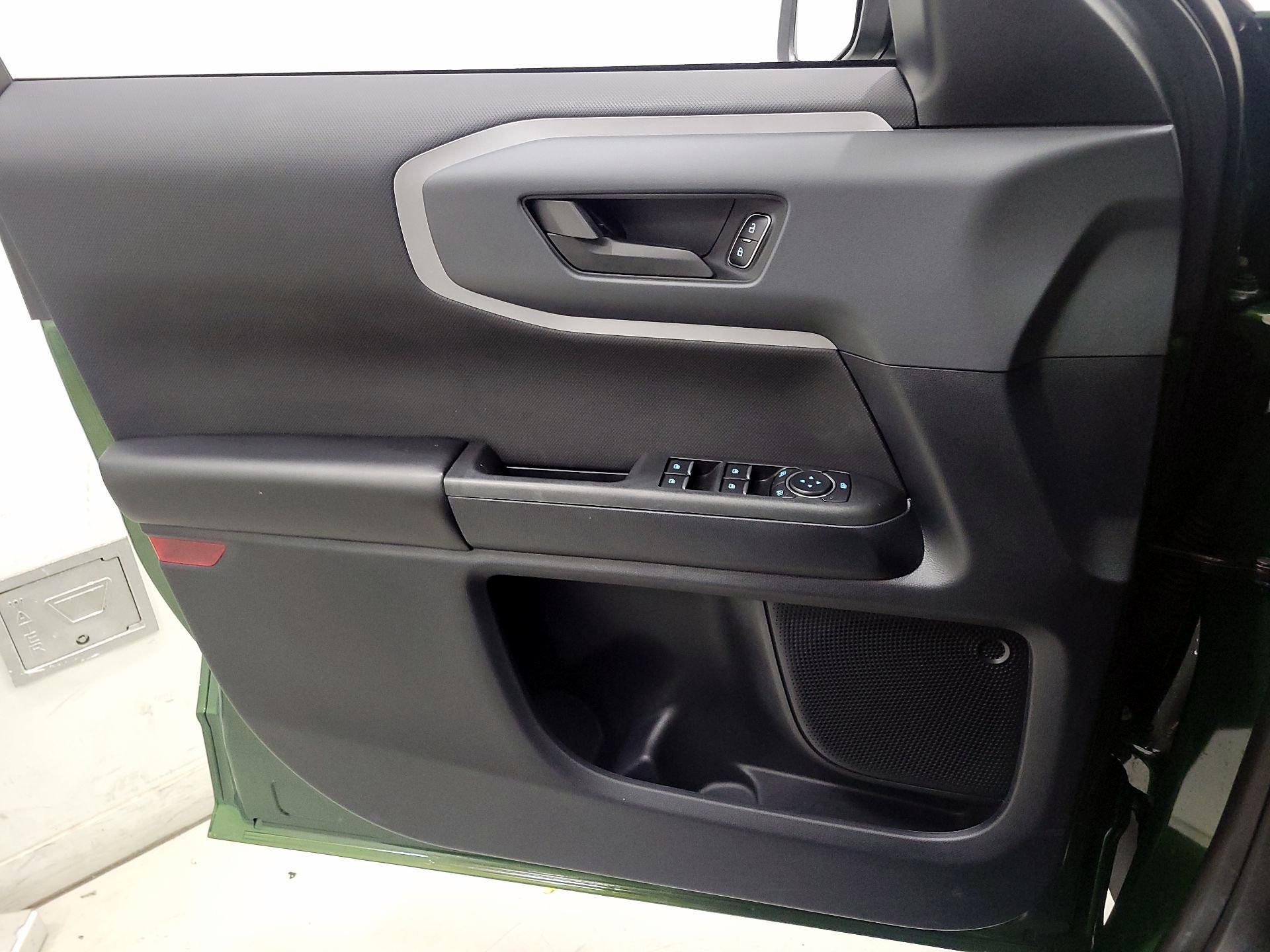 Thumbnail: 2023 Ford Bronco Sport - 12