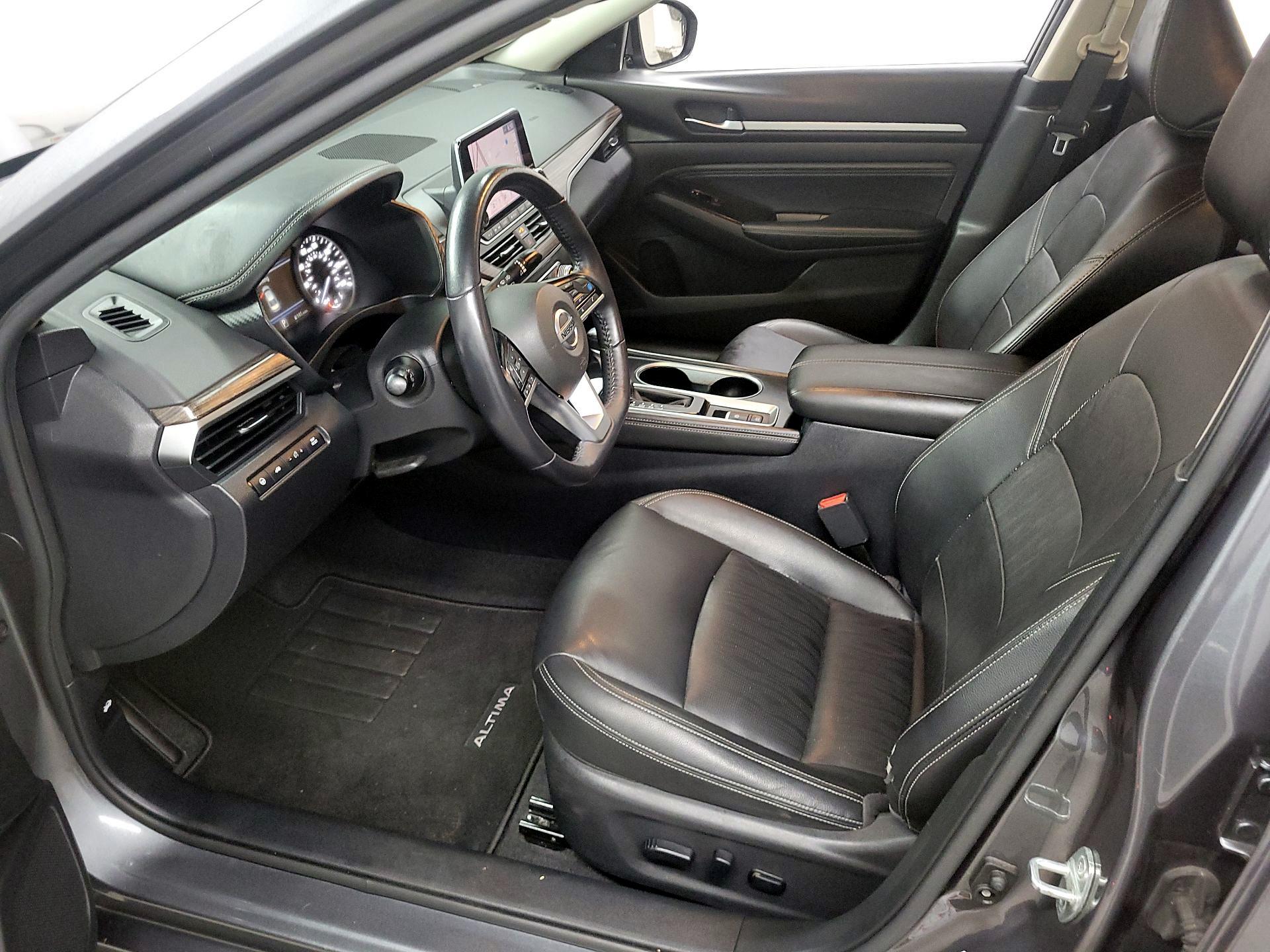 Thumbnail: 2020 Nissan Altima - 11