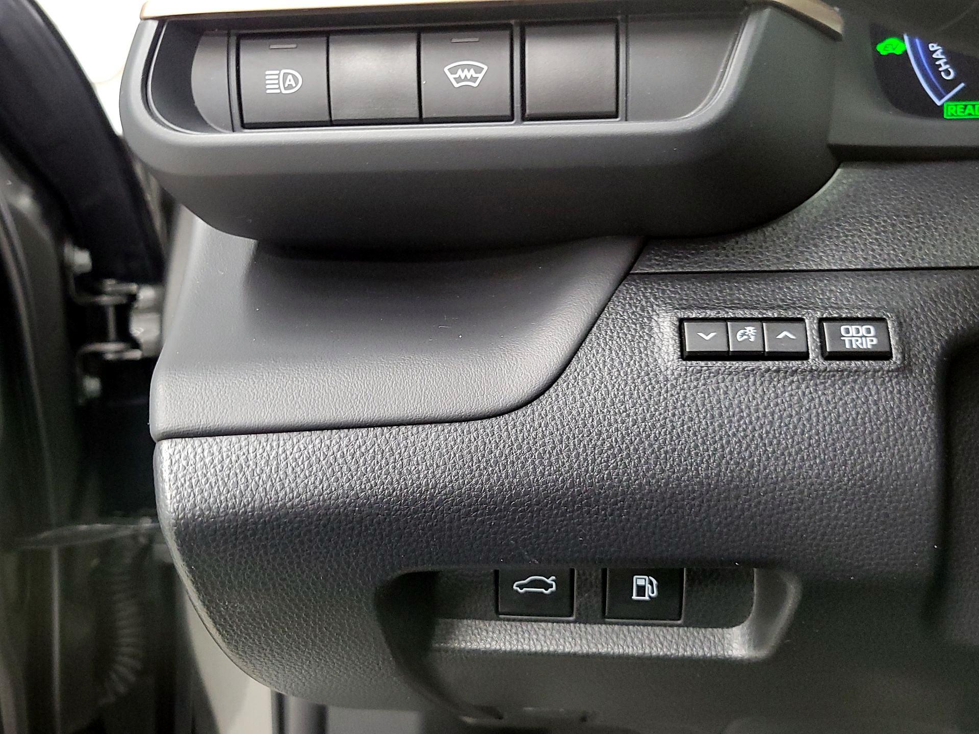 Thumbnail: 2023 Toyota Crown - 13