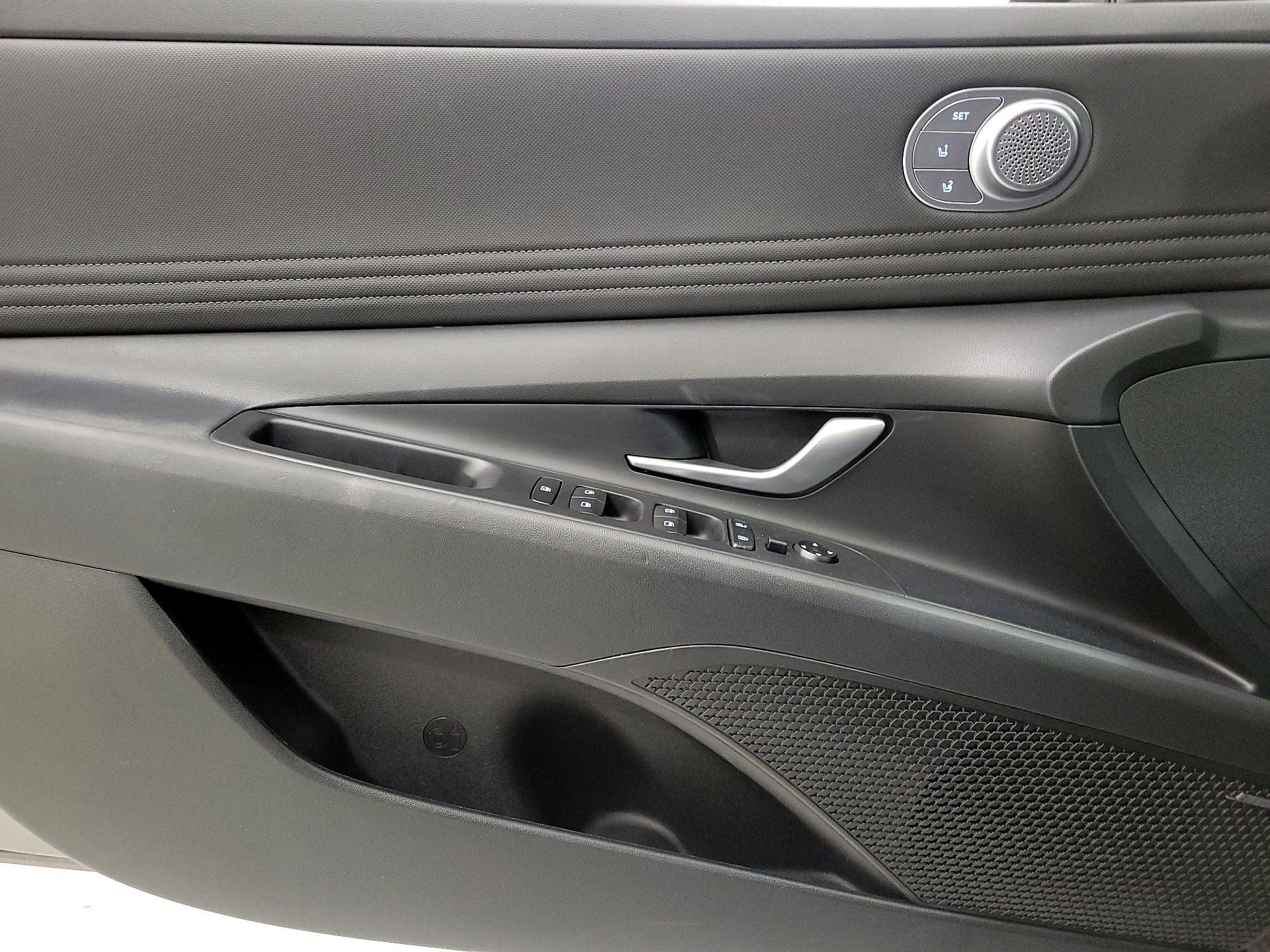 Thumbnail: 2023 Hyundai Elantra - 12