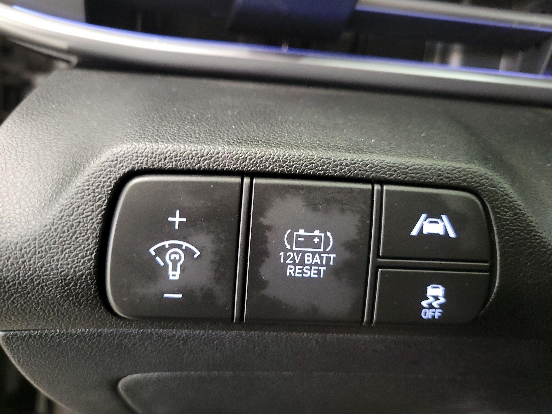 Thumbnail: 2023 Hyundai Elantra - 13