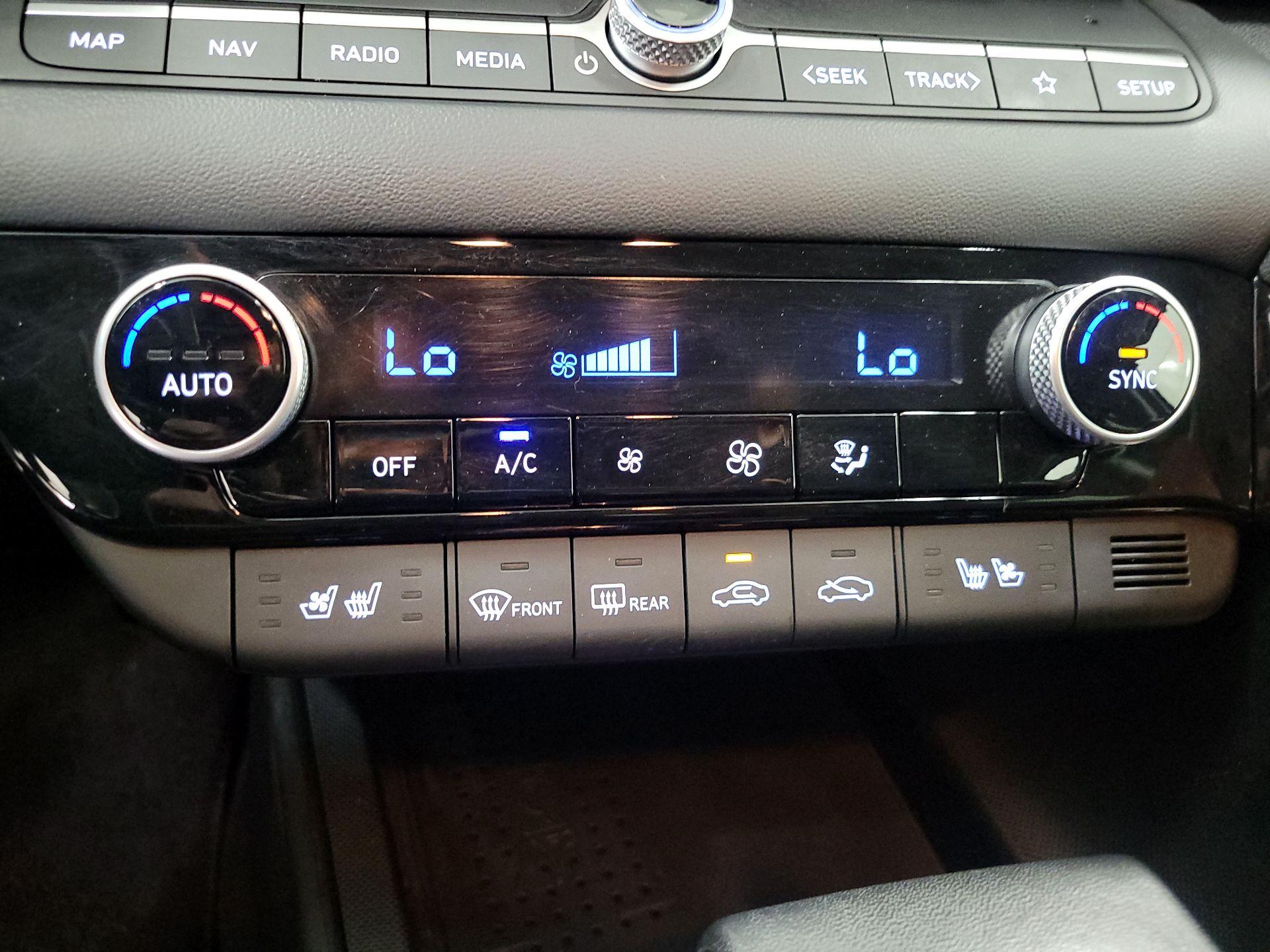 Thumbnail: 2023 Hyundai Elantra - 17