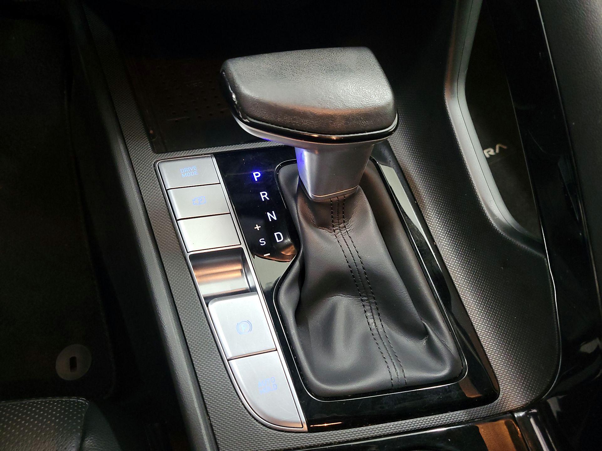 Thumbnail: 2023 Hyundai Elantra - 18