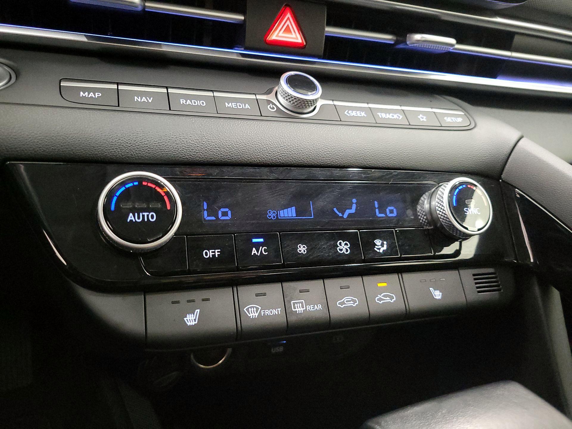 Thumbnail: 2024 Hyundai Elantra - 16