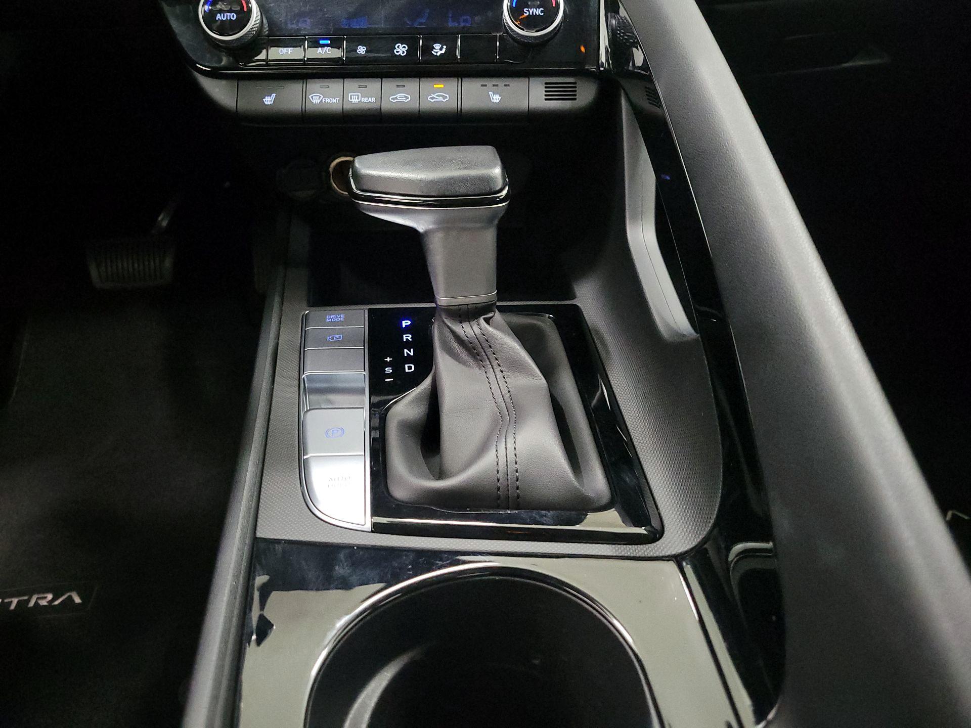 Thumbnail: 2024 Hyundai Elantra - 17