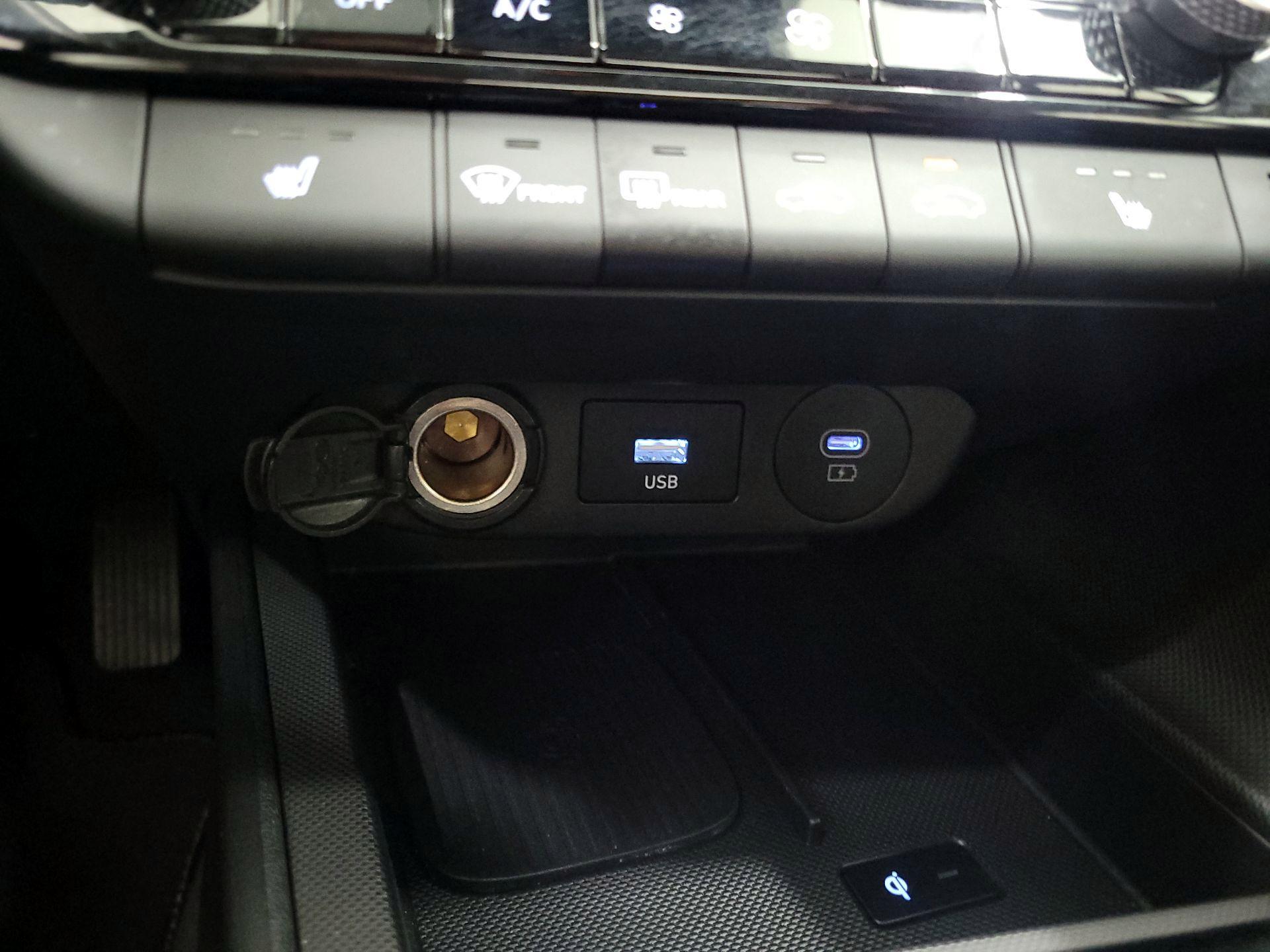 Thumbnail: 2024 Hyundai Elantra - 18