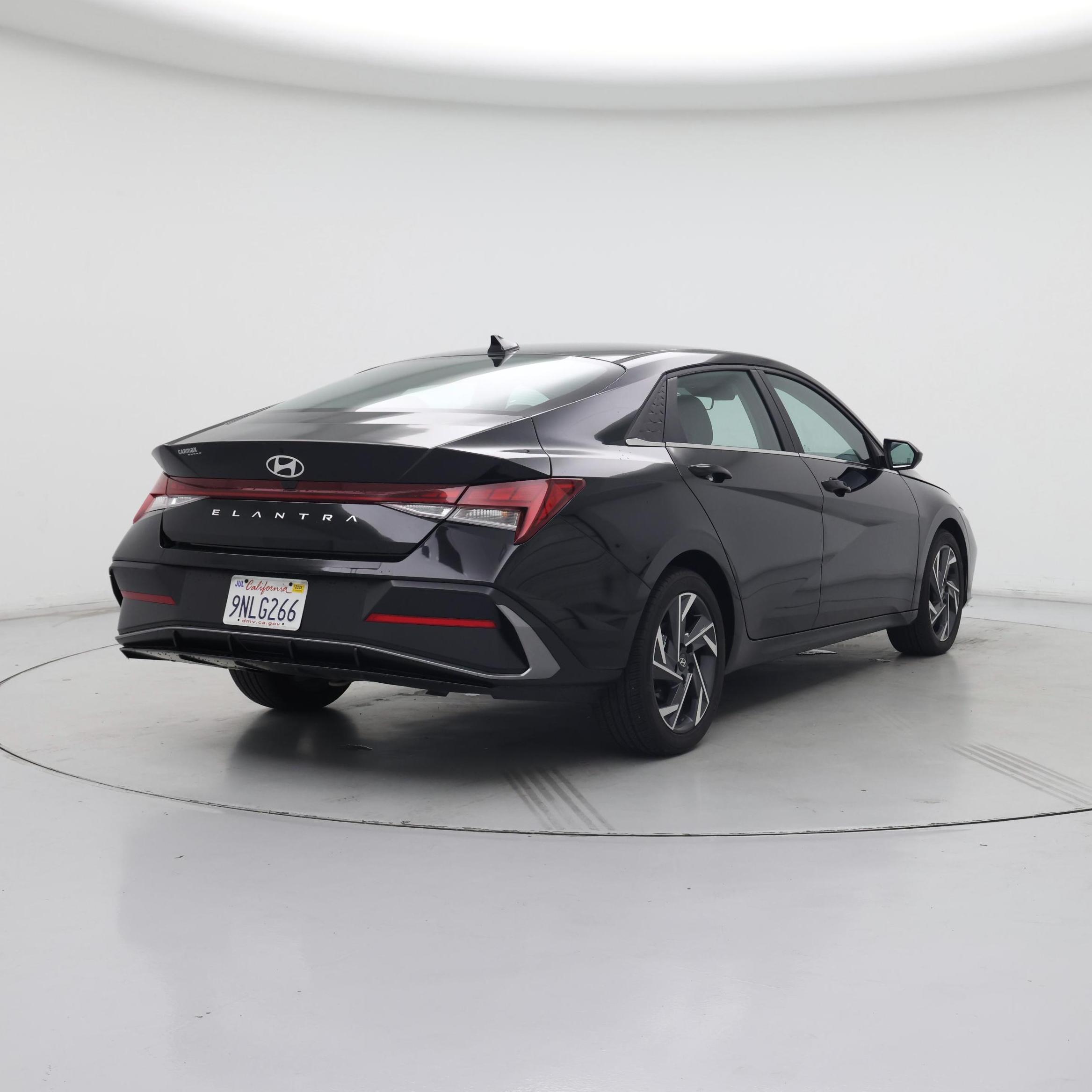 Thumbnail: 2024 Hyundai Elantra - 8