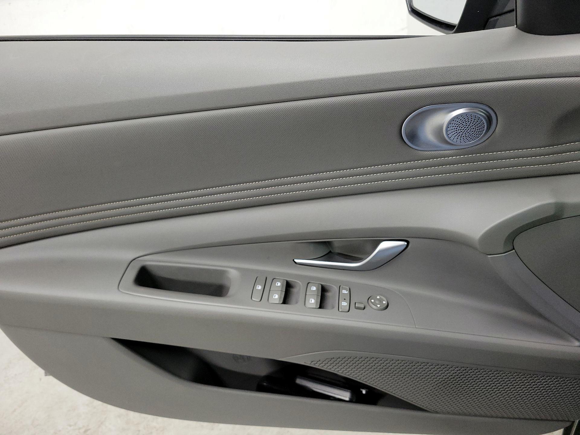 Thumbnail: 2021 Hyundai Elantra - 12