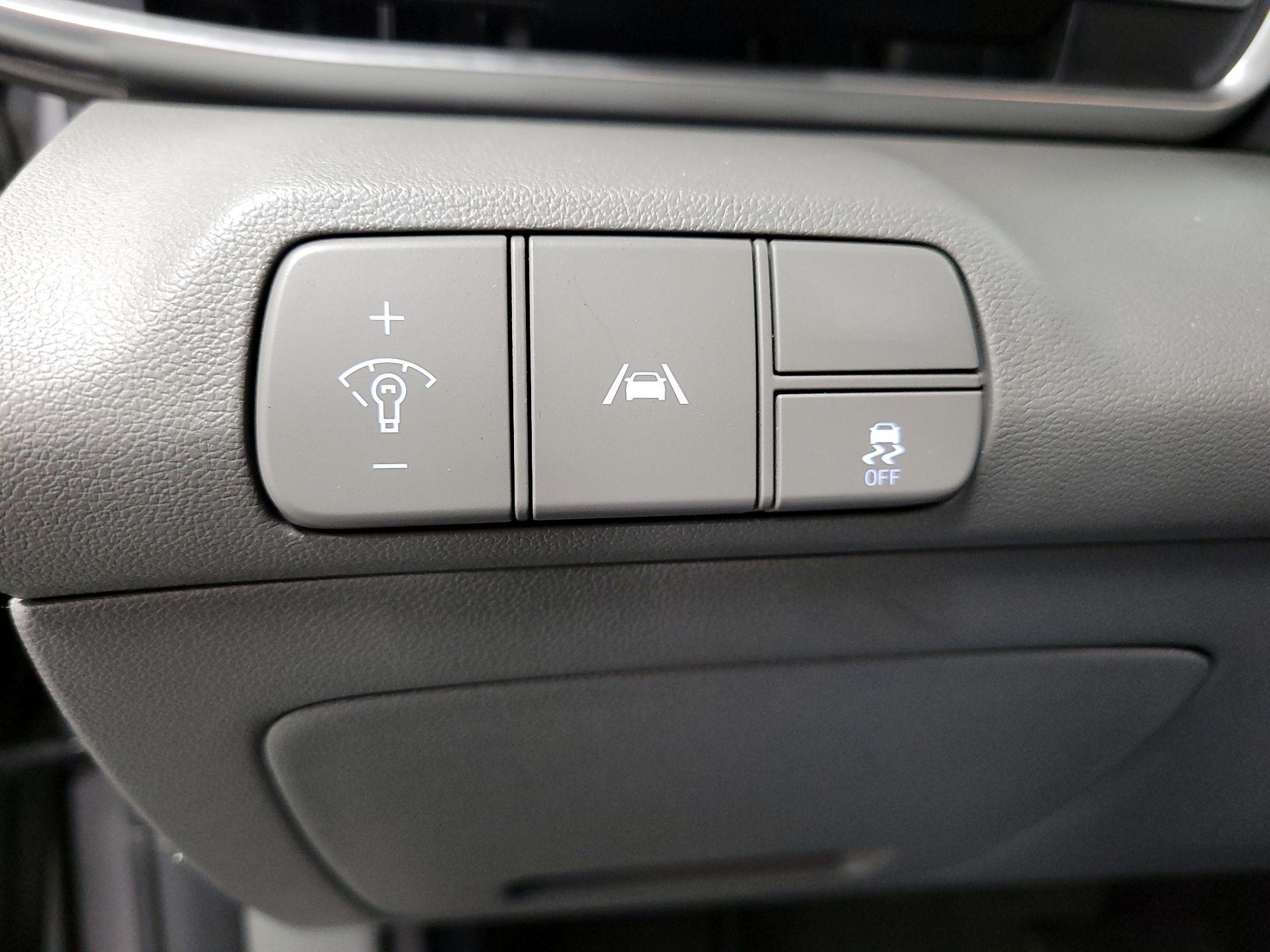 Thumbnail: 2021 Hyundai Elantra - 13