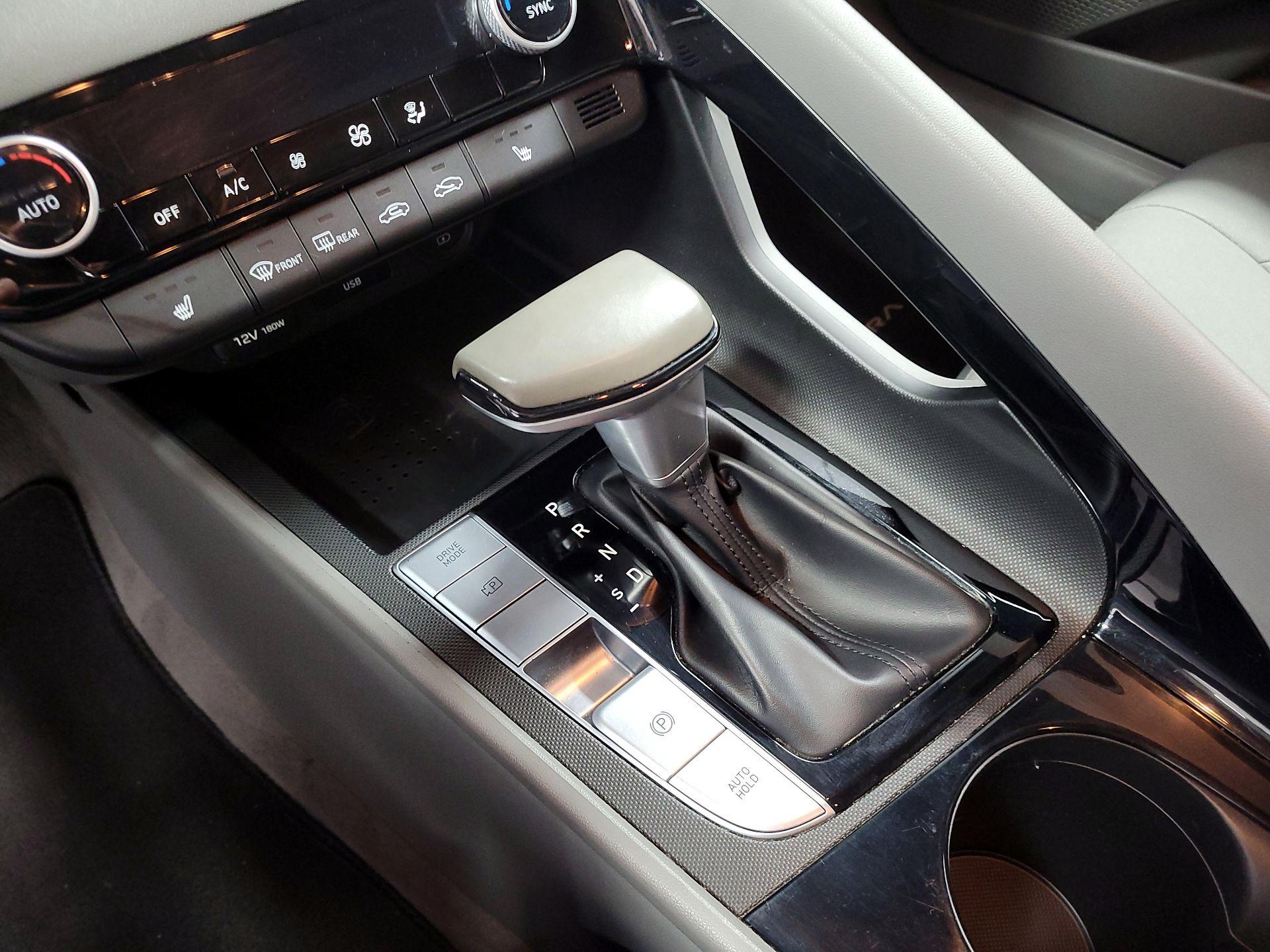 Thumbnail: 2021 Hyundai Elantra - 17