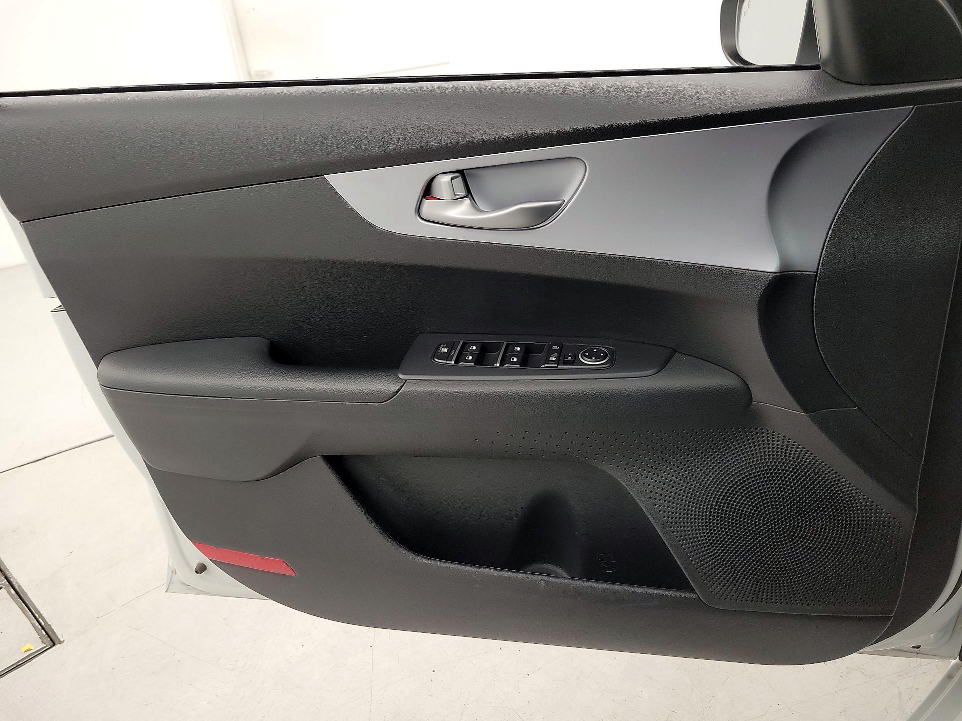 Thumbnail: 2023 Kia Forte - 12