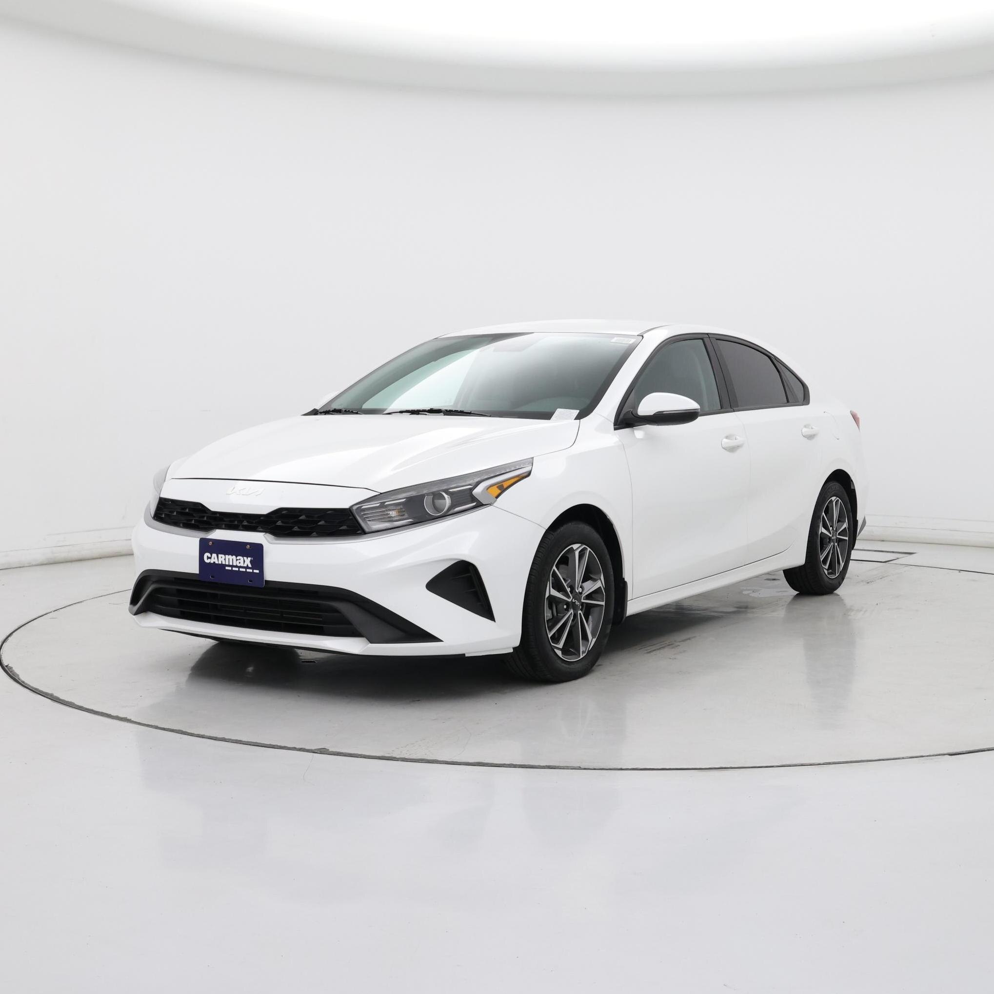 Thumbnail: 2023 Kia Forte - 4