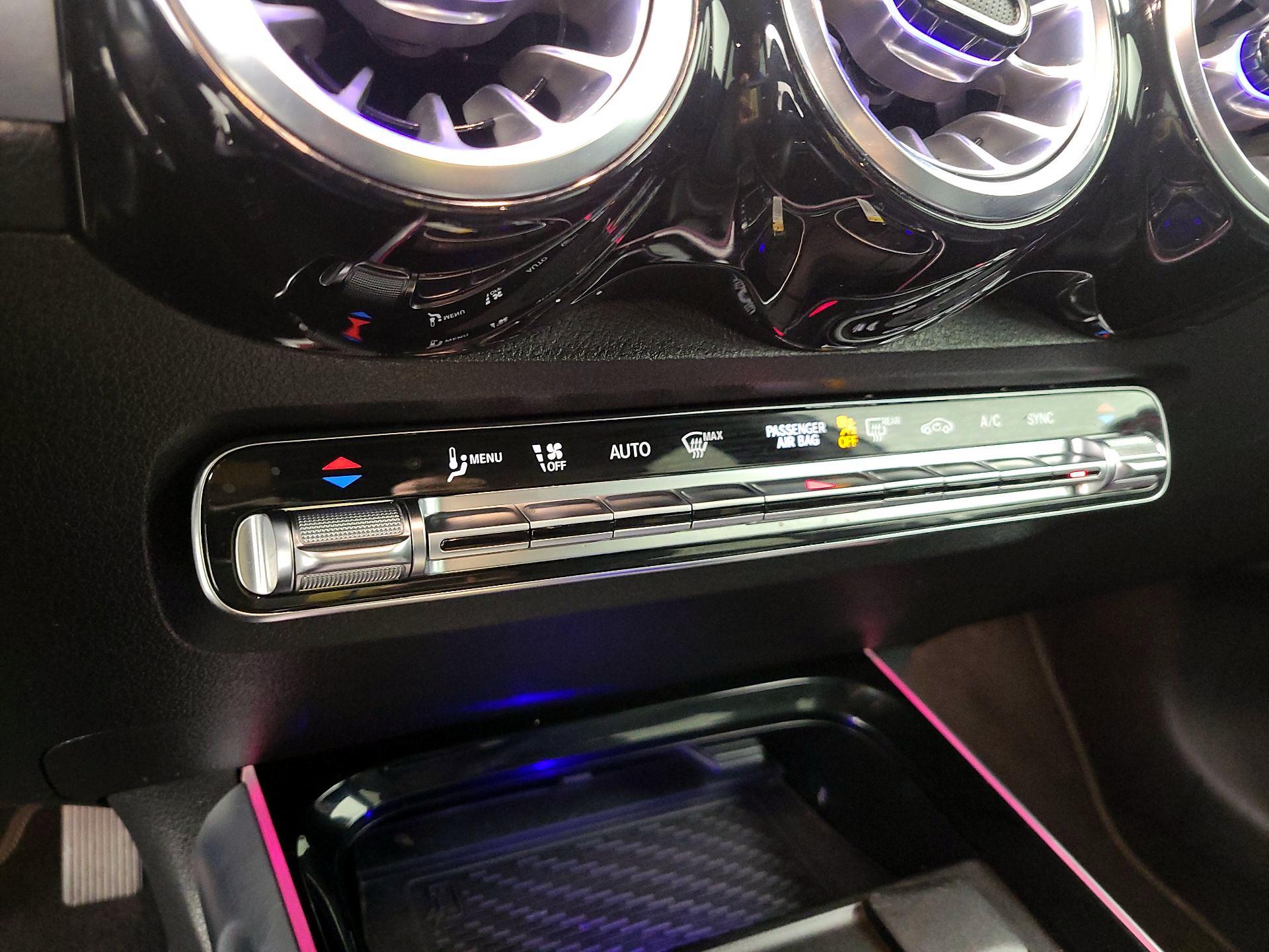 Thumbnail: 2022 Mercedes-Benz GLB - 16