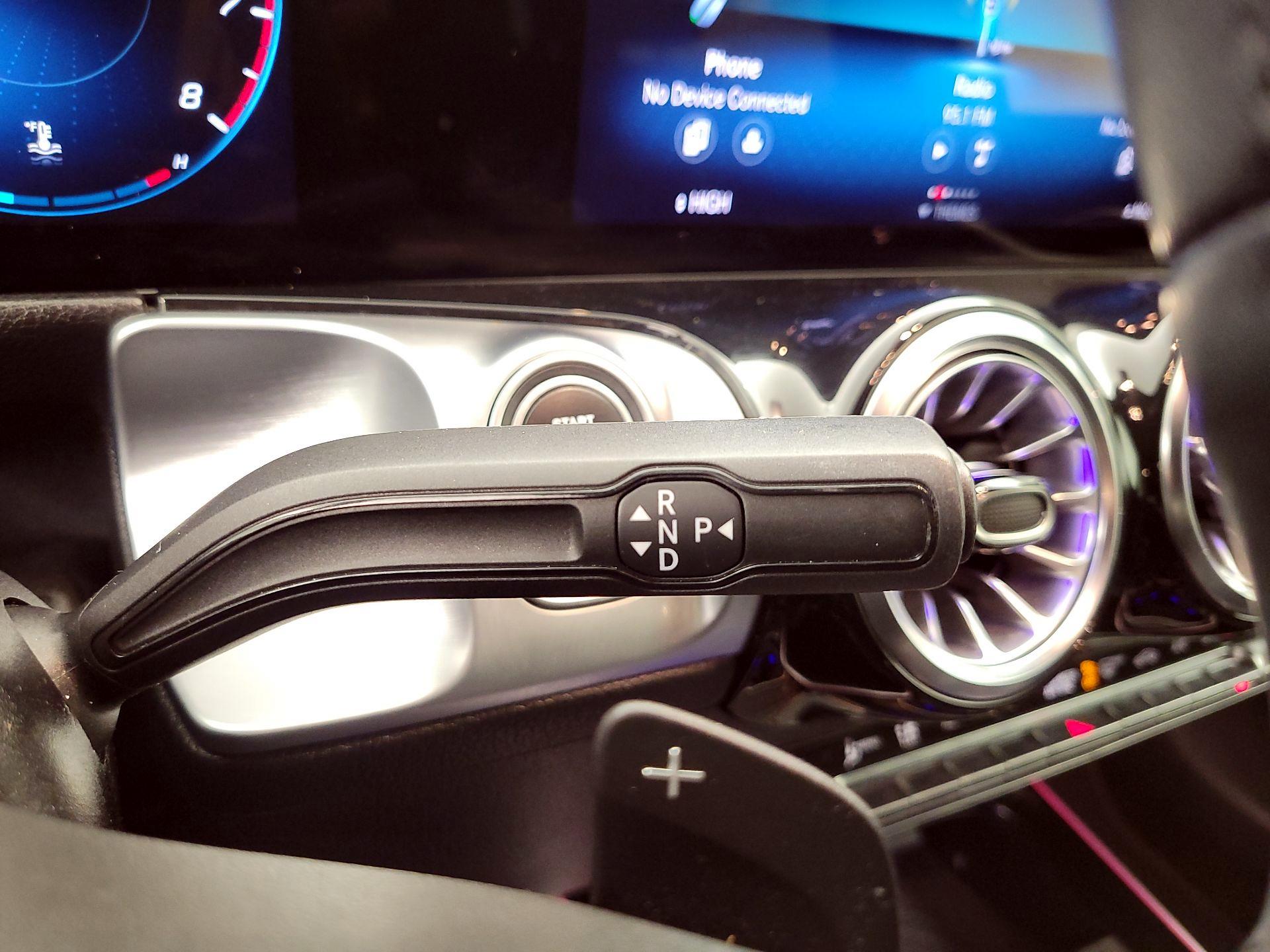 Thumbnail: 2022 Mercedes-Benz GLB - 17