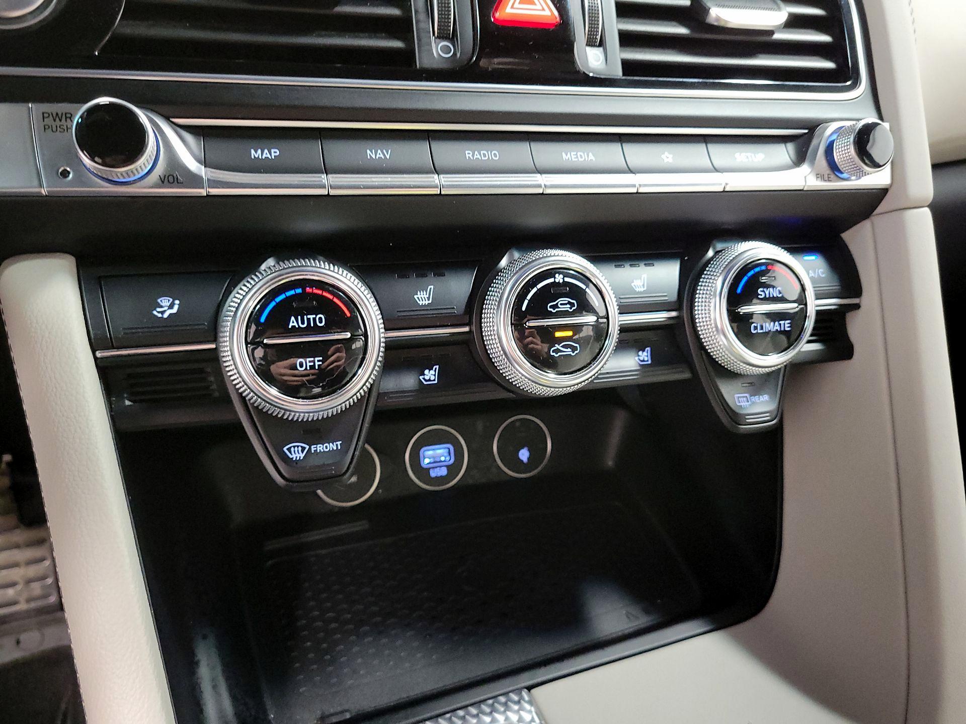 Thumbnail: 2023 Genesis G70 - 14