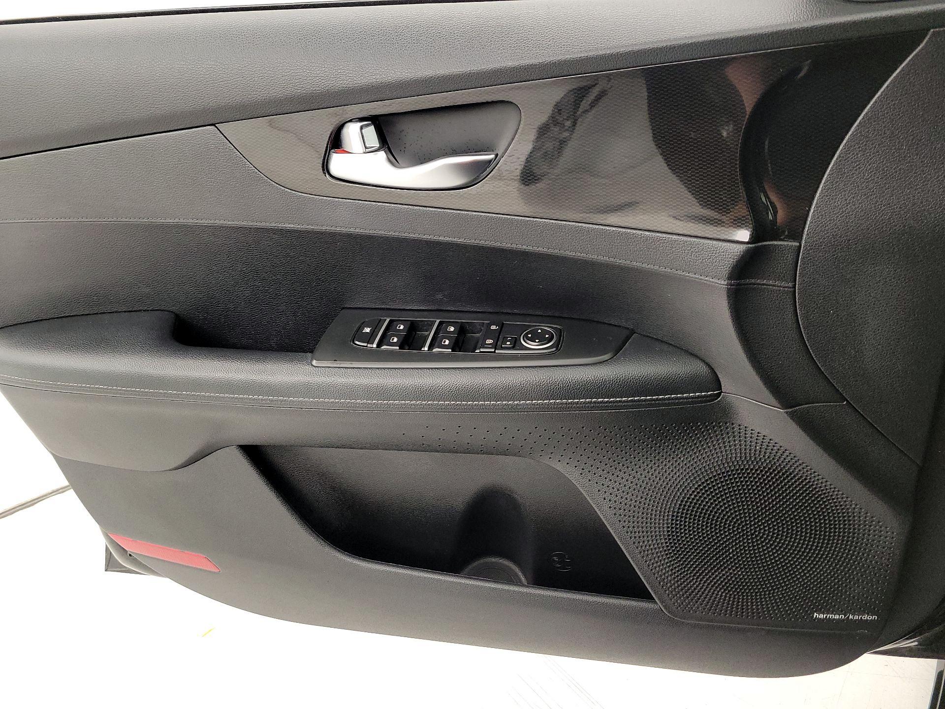 Thumbnail: 2021 Kia Forte - 12