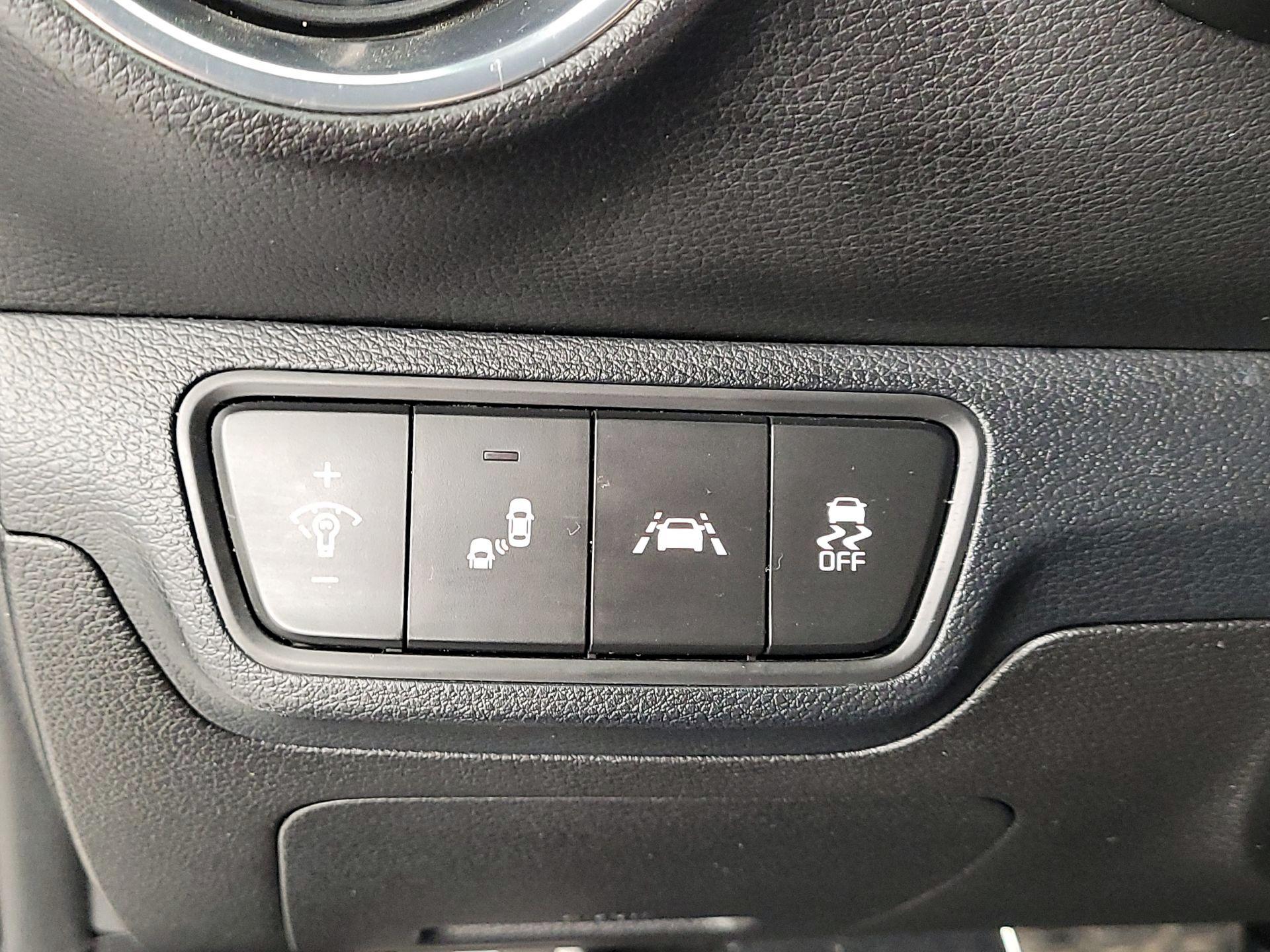 Thumbnail: 2021 Kia Forte - 13