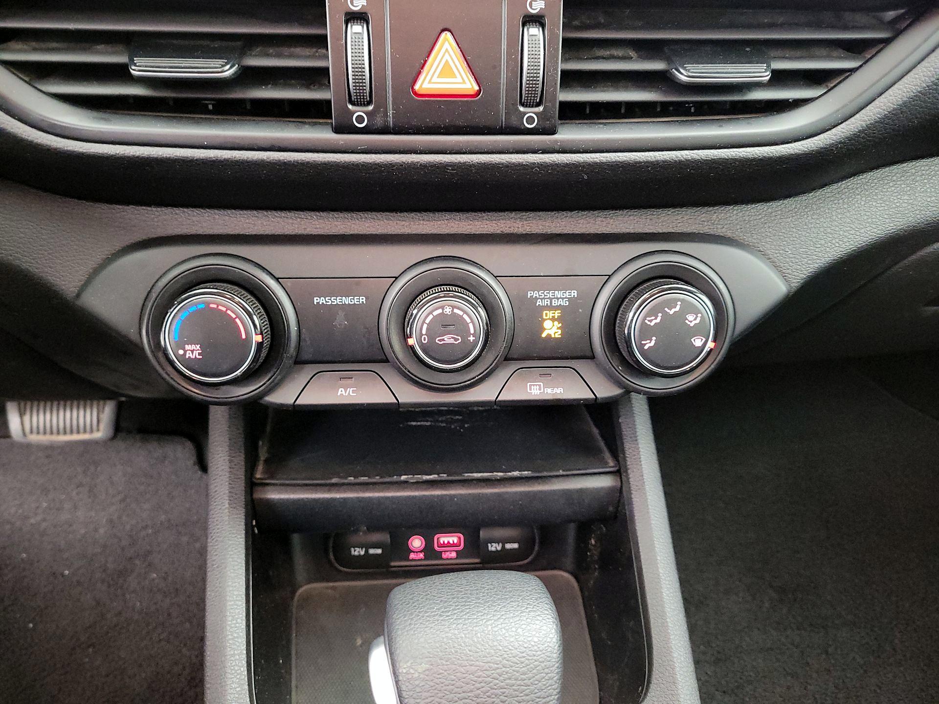 Thumbnail: 2021 Kia Forte - 16