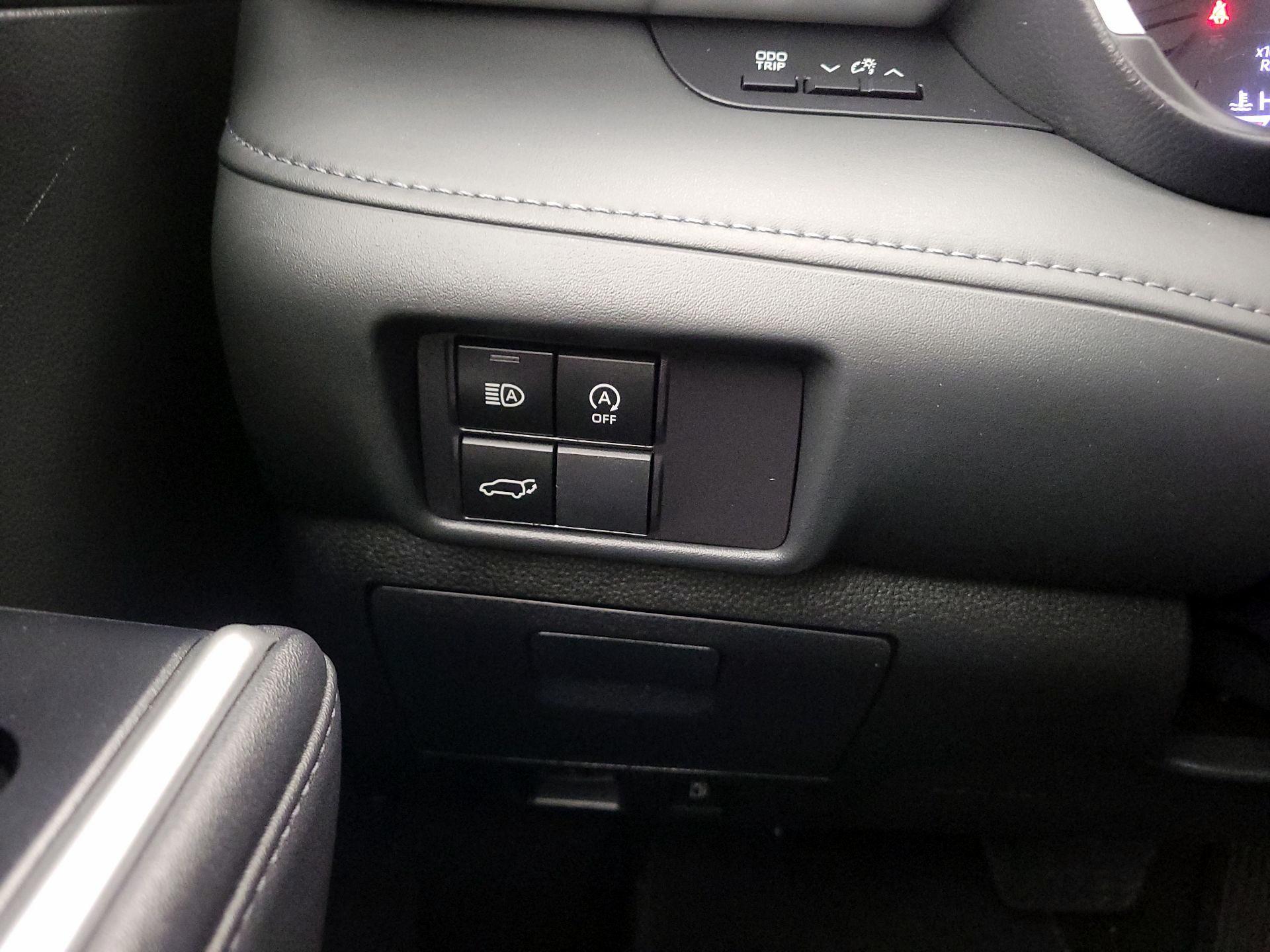 Thumbnail: 2023 Toyota Highlander - 13