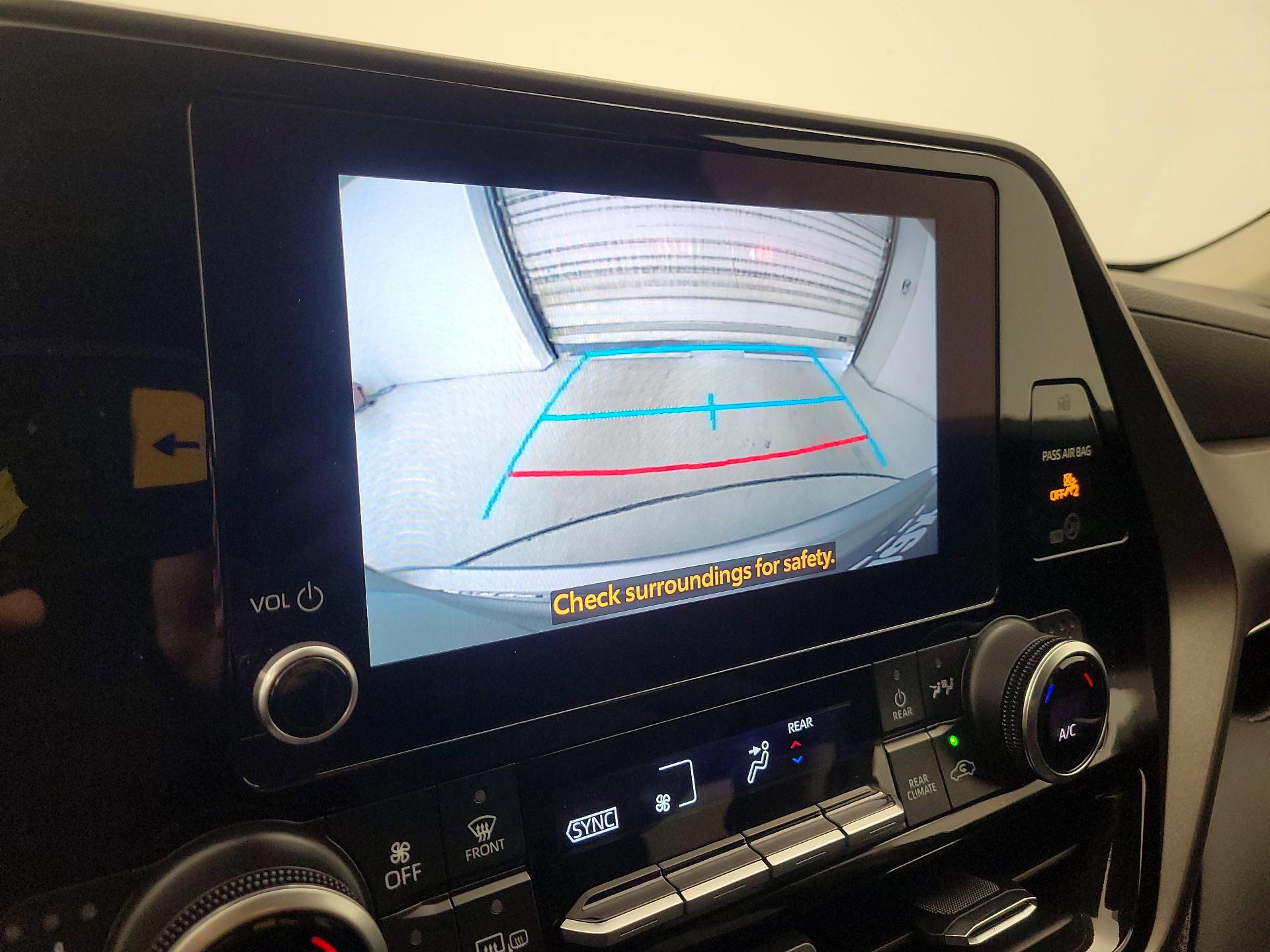 Thumbnail: 2023 Toyota Highlander - 14