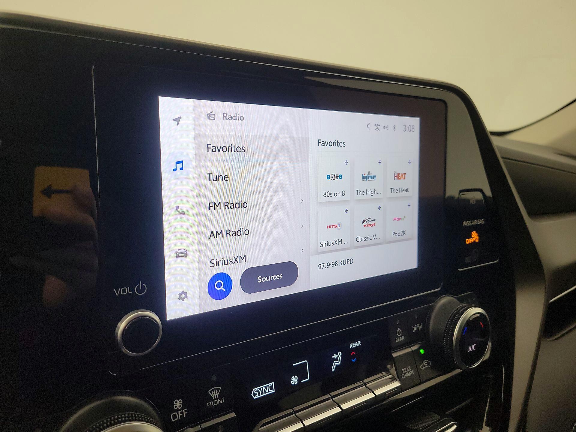 Thumbnail: 2023 Toyota Highlander - 15