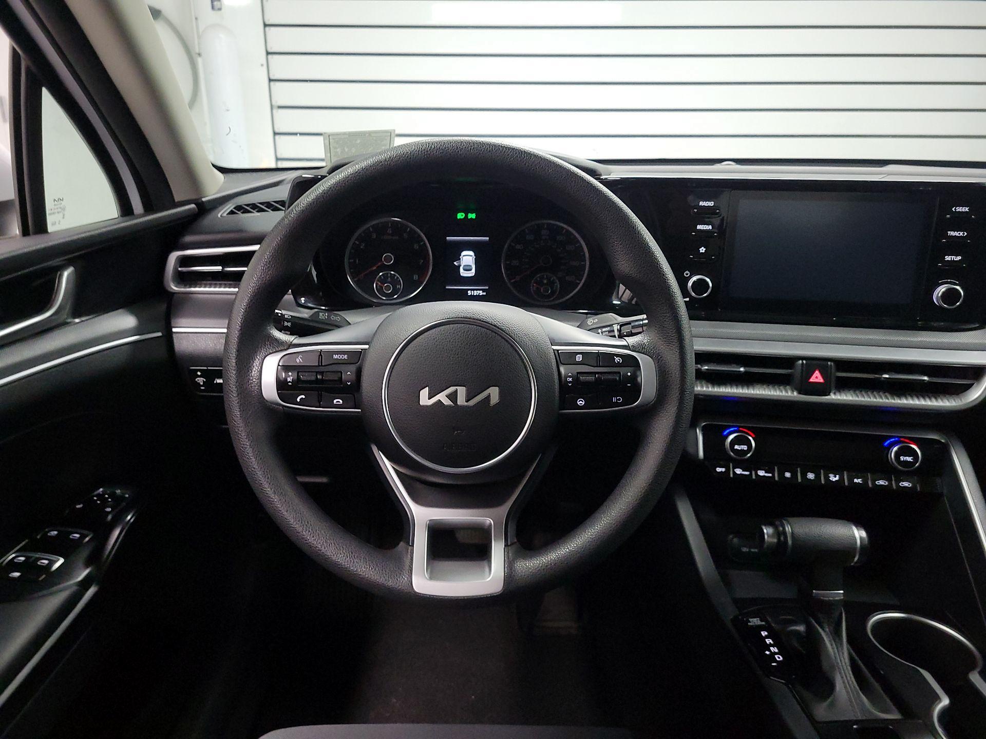 Thumbnail: 2023 Kia K5 - 10