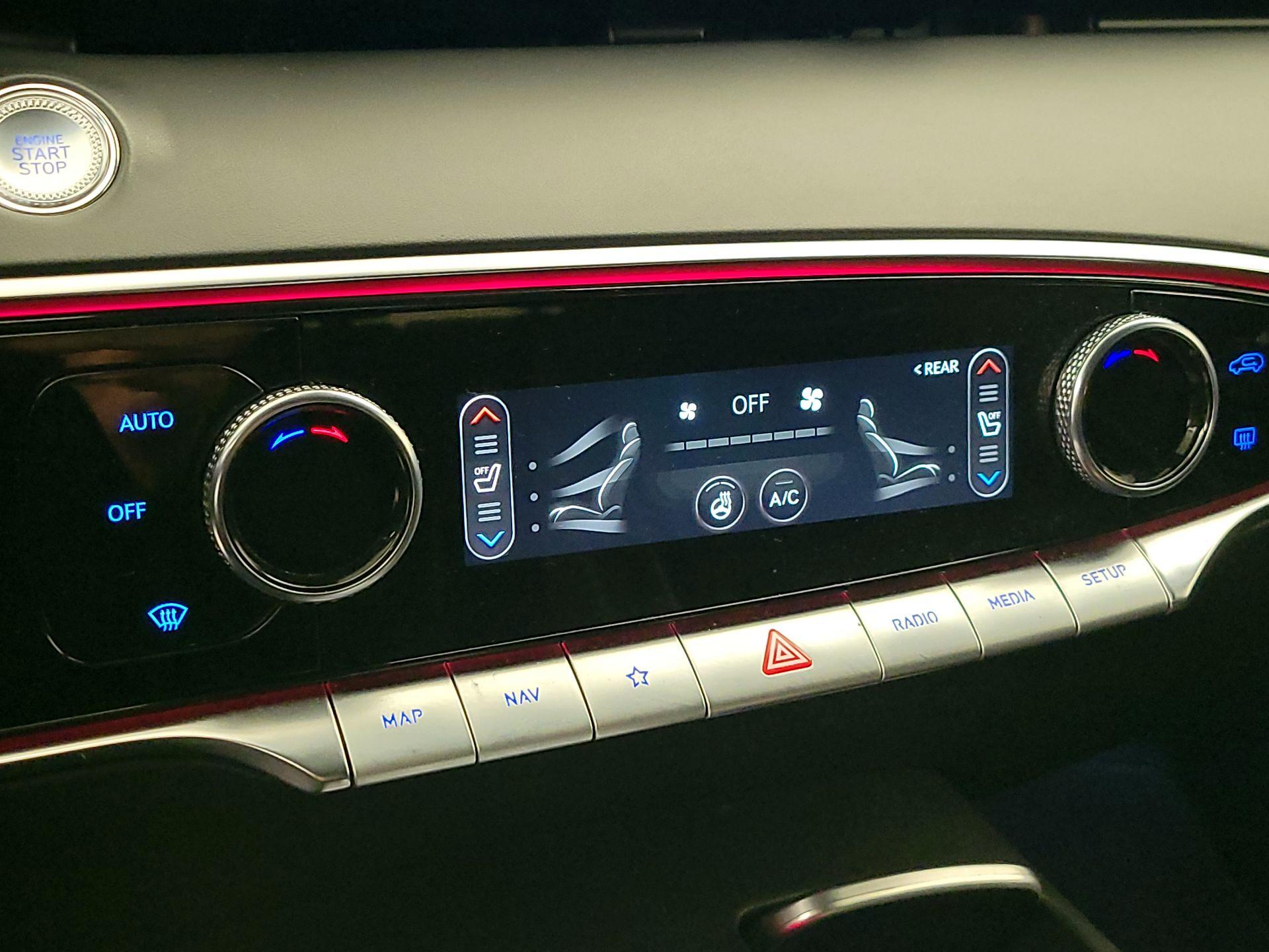 Thumbnail: 2023 Genesis GV70 - 17