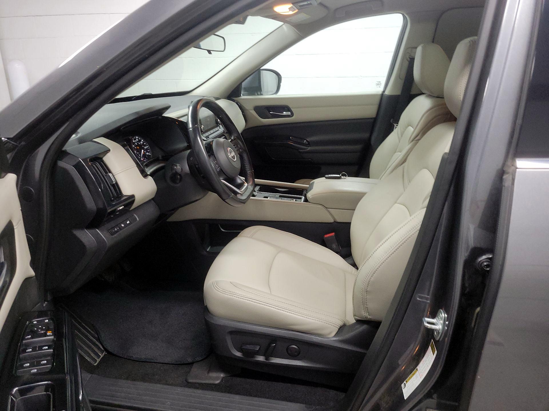 Thumbnail: 2022 Nissan Pathfinder - 11