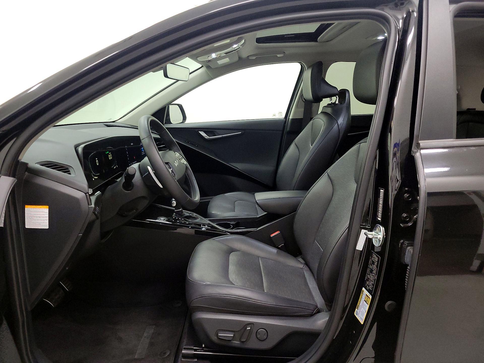 Thumbnail: 2023 Kia Niro - 11