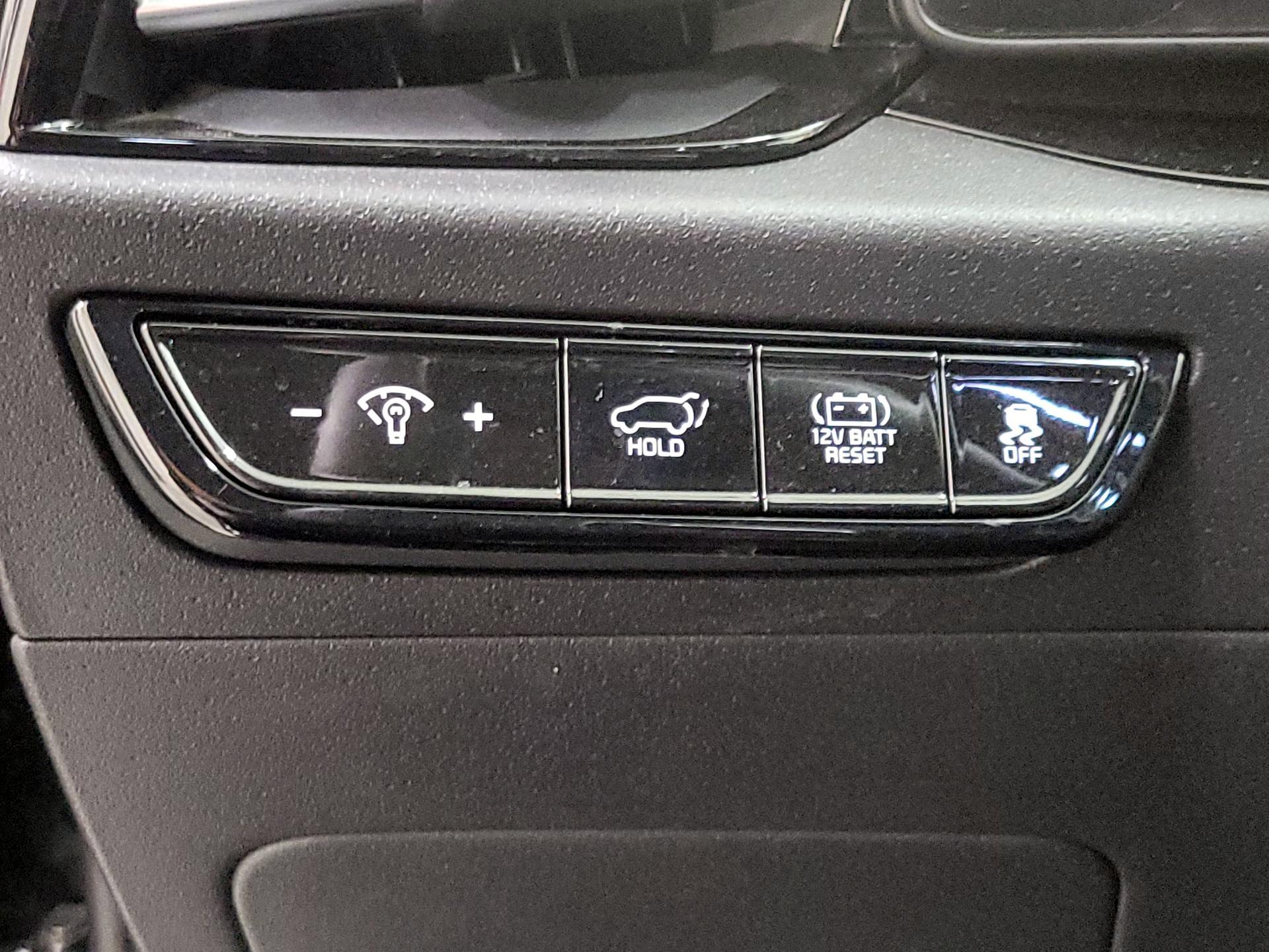 Thumbnail: 2023 Kia Niro - 13