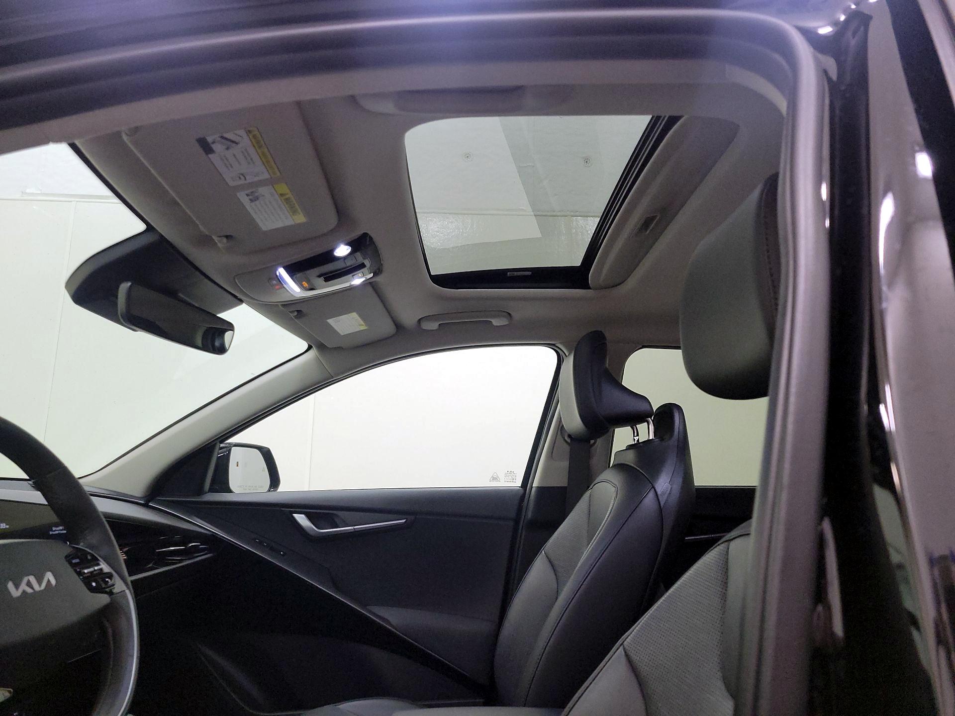 Thumbnail: 2023 Kia Niro - 20