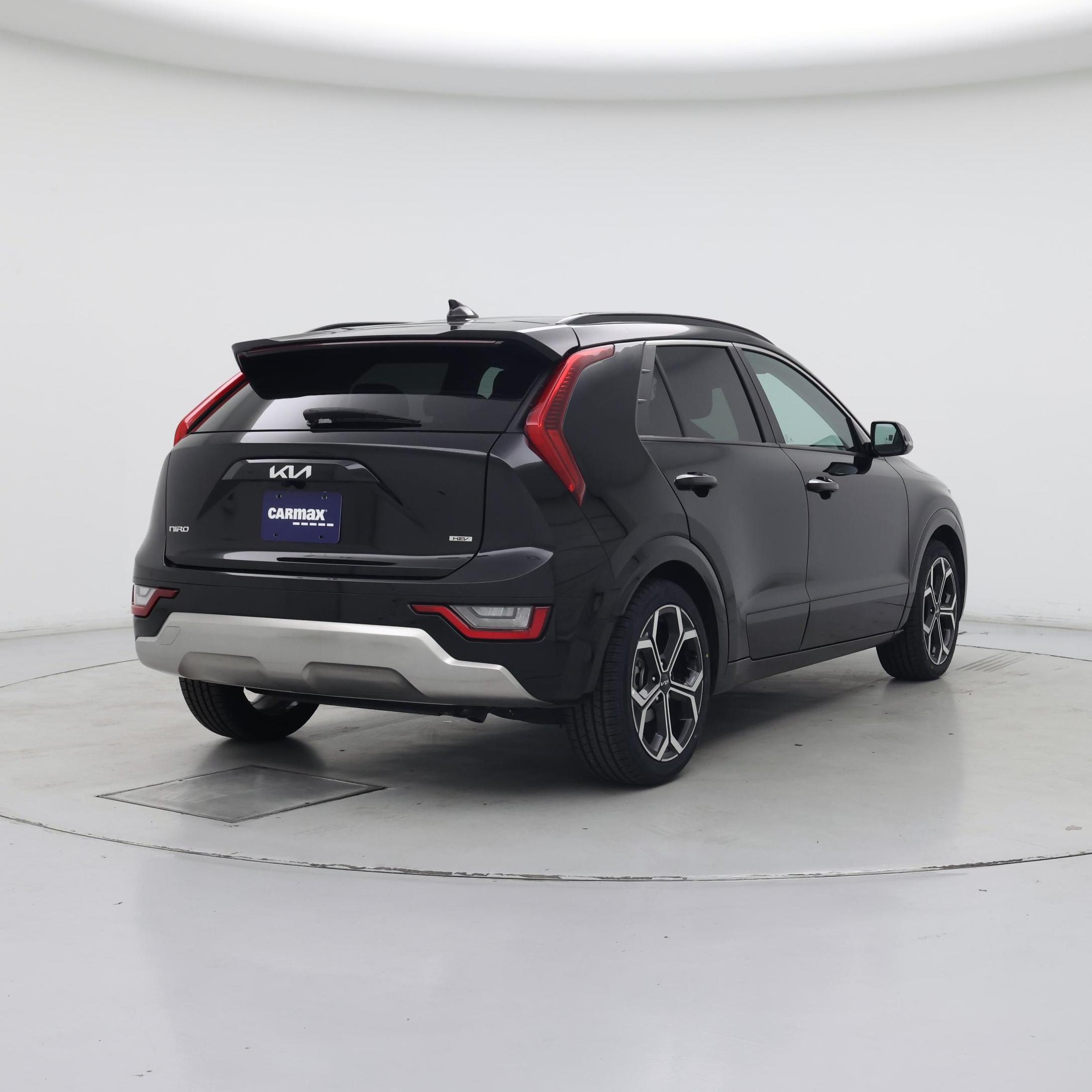 Thumbnail: 2023 Kia Niro - 8