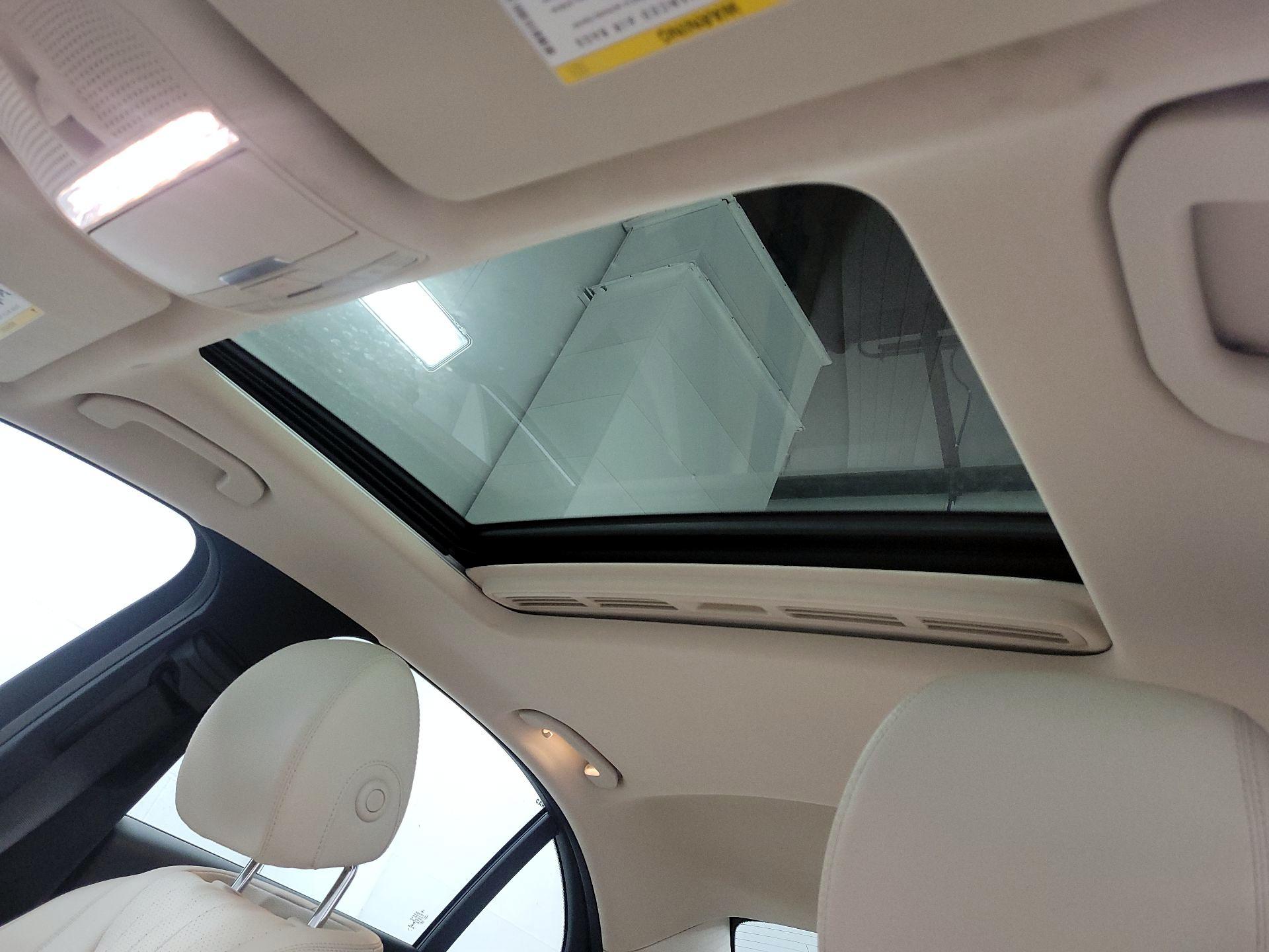 Thumbnail: 2020 Mercedes-Benz E-Class - 19