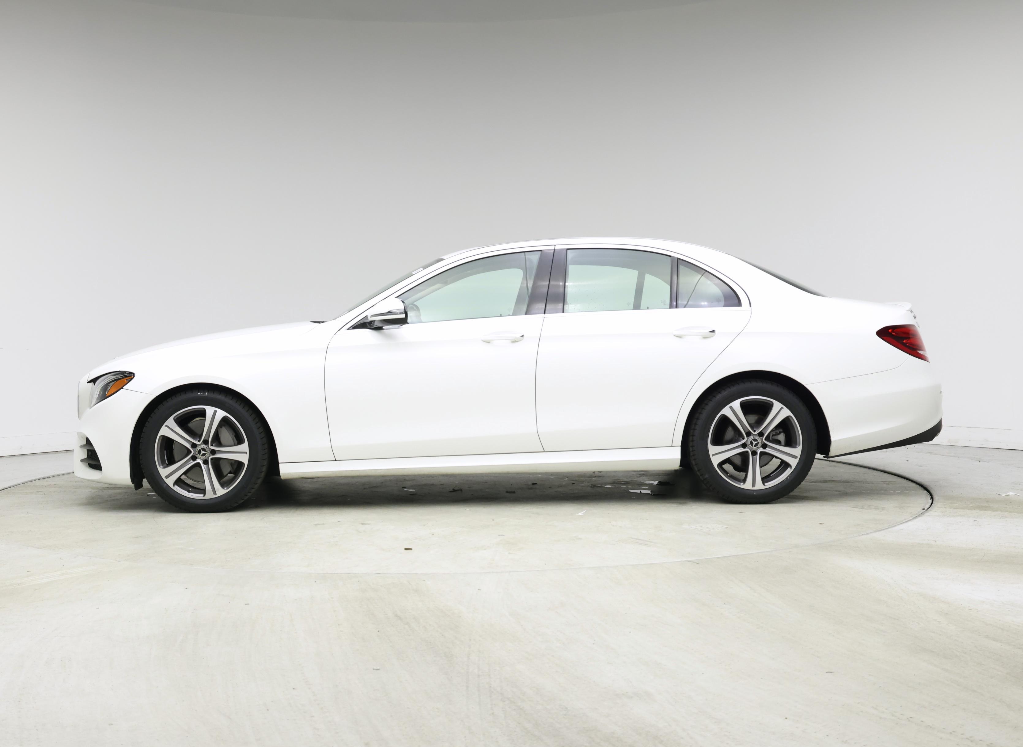 Thumbnail: 2020 Mercedes-Benz E-Class - 3