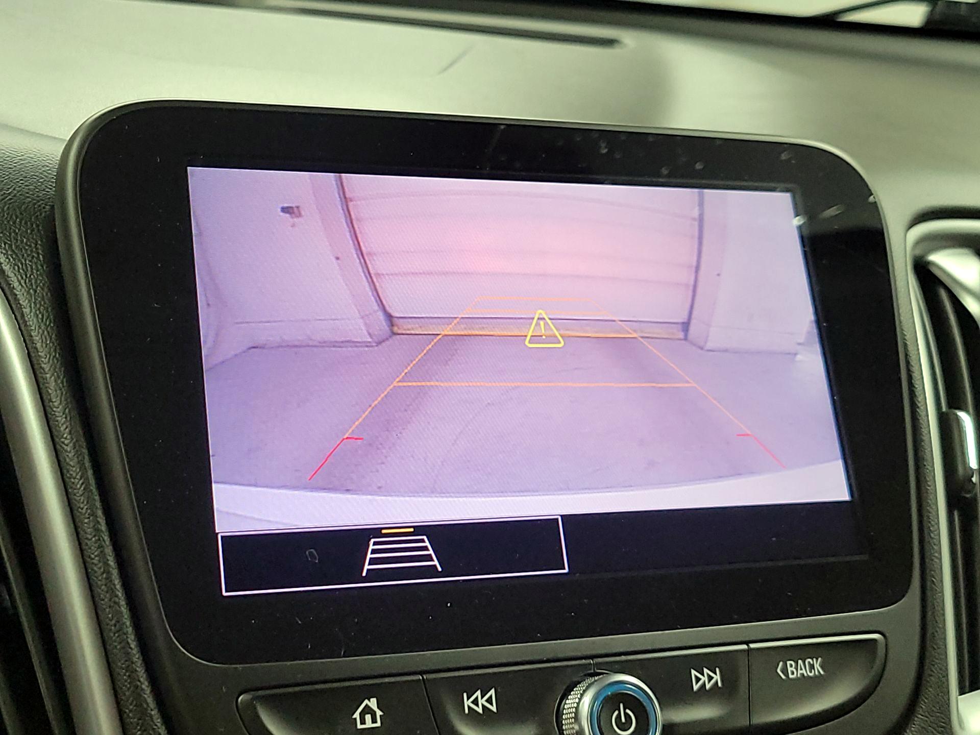 Thumbnail: 2022 Chevrolet Malibu - 14